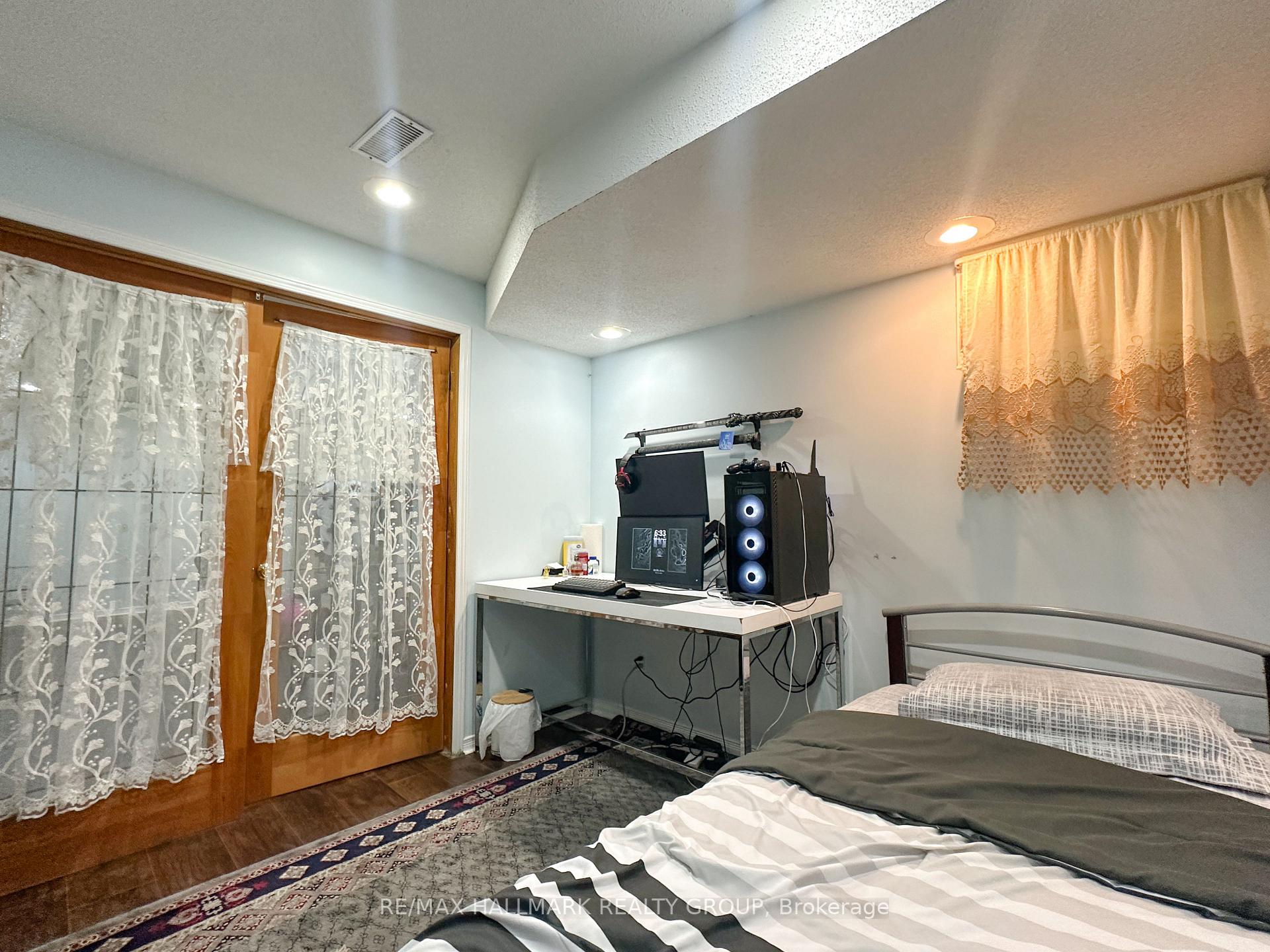 Photo 30 of 44 Winnegreen Court, Ottawa, Hunt Club Park — HOMEH