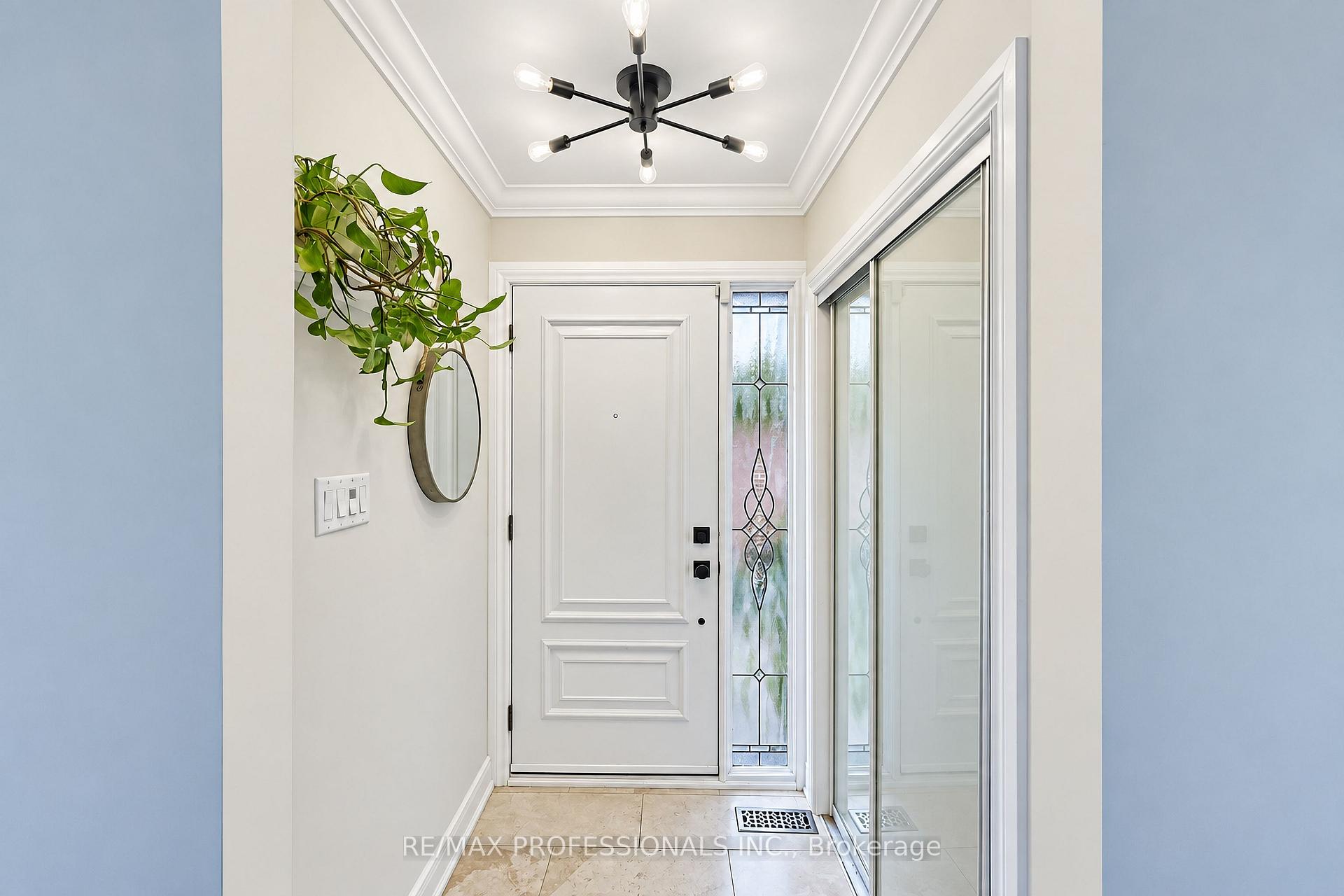 Photo 4 of 55 Rayside Drive, Etobicoke, Markland Wood — HOMEH