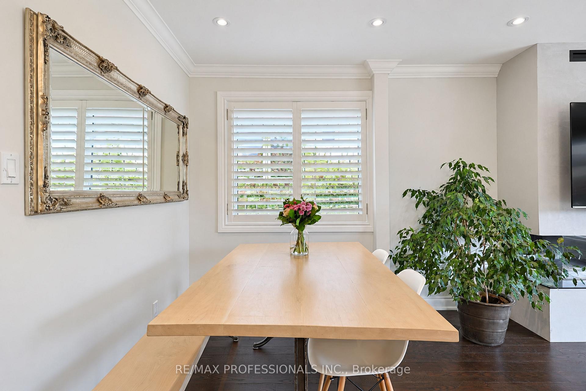 Photo 13 of 55 Rayside Drive, Etobicoke, Markland Wood — HOMEH