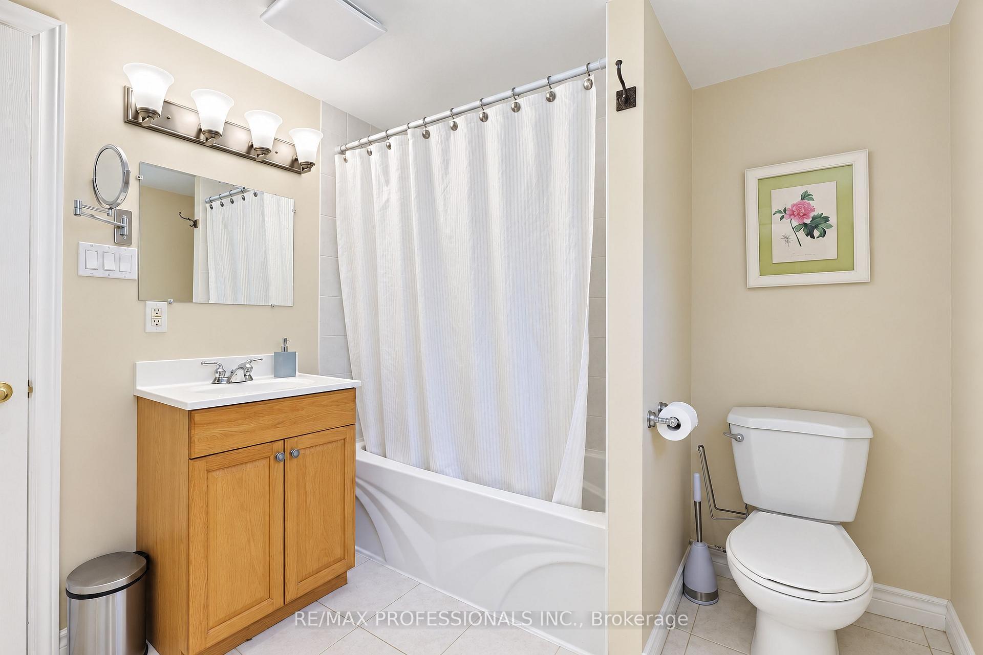 Photo 41 of 55 Rayside Drive, Etobicoke, Markland Wood — HOMEH