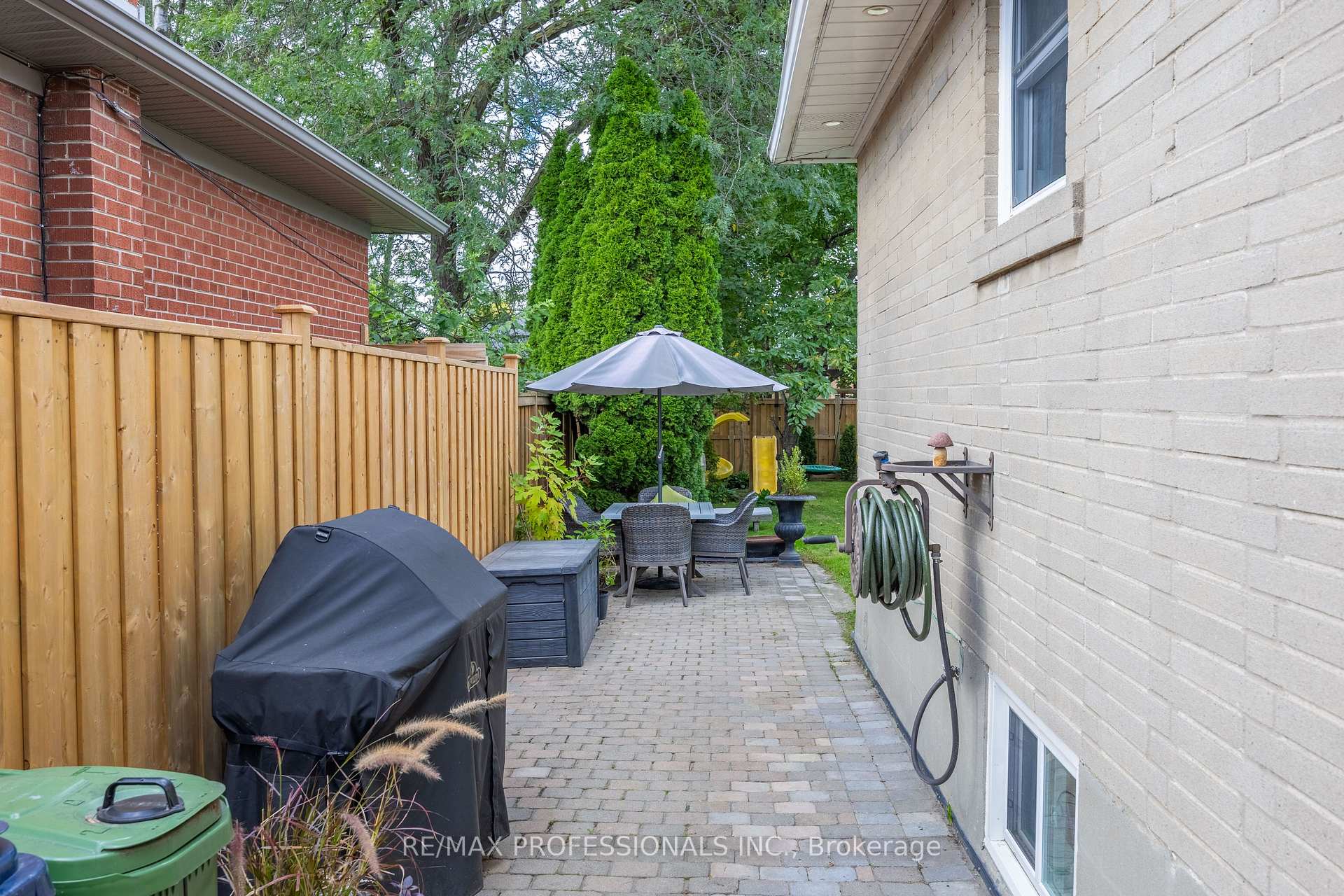 Photo 42 of 55 Rayside Drive, Etobicoke, Markland Wood — HOMEH