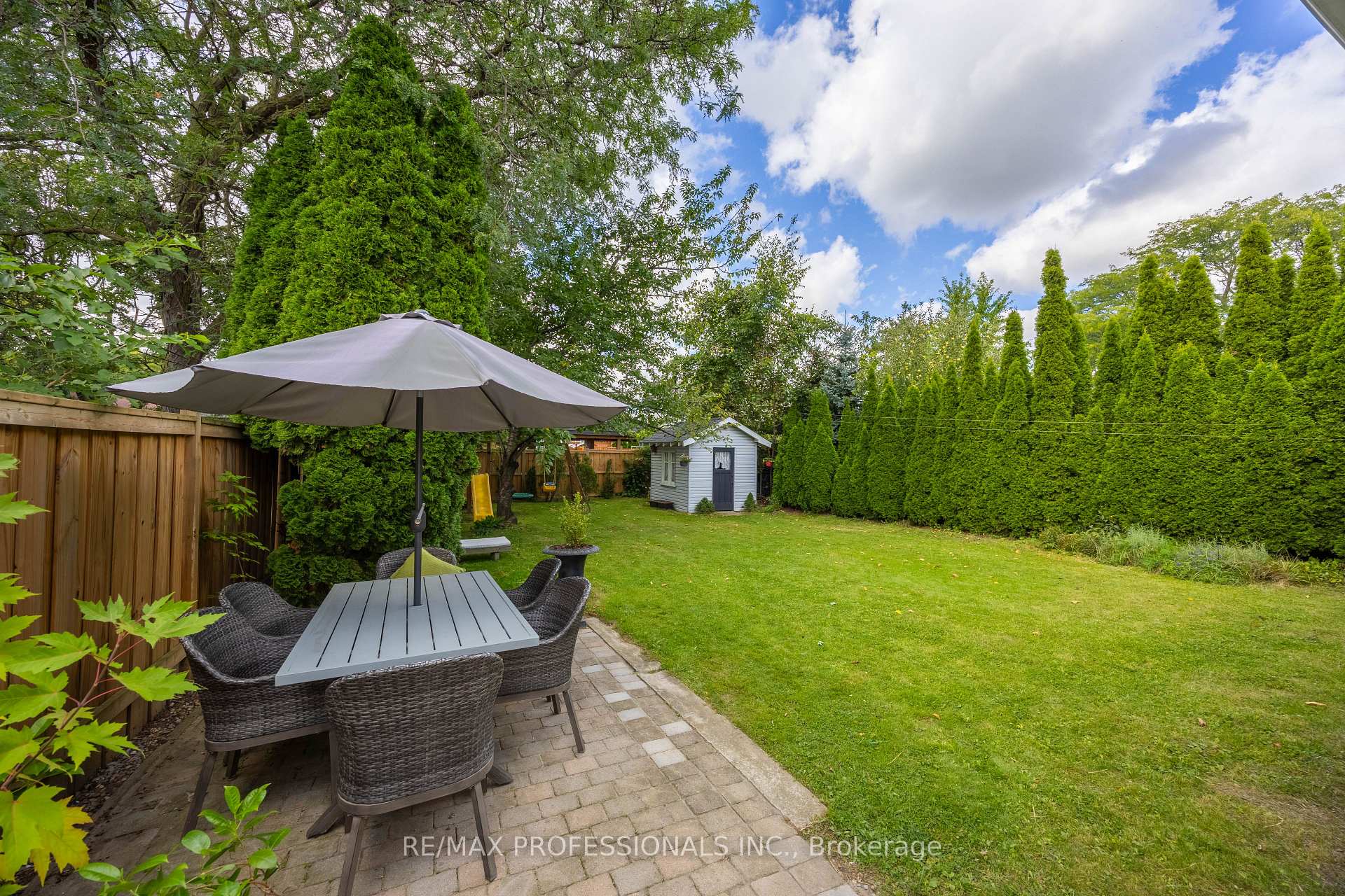 Photo 43 of 55 Rayside Drive, Etobicoke, Markland Wood — HOMEH