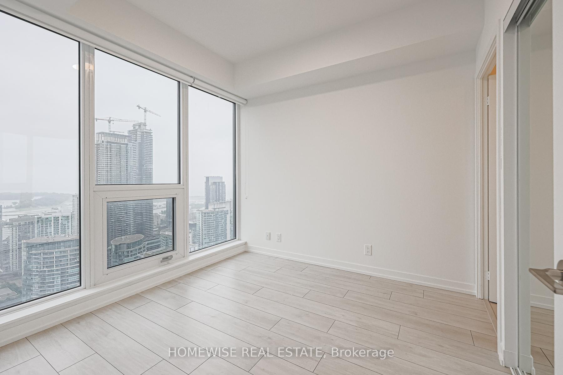 Photo 3 of Unit 5015, 55 mercer Street, Toronto, Waterfront Communities — HOMEH