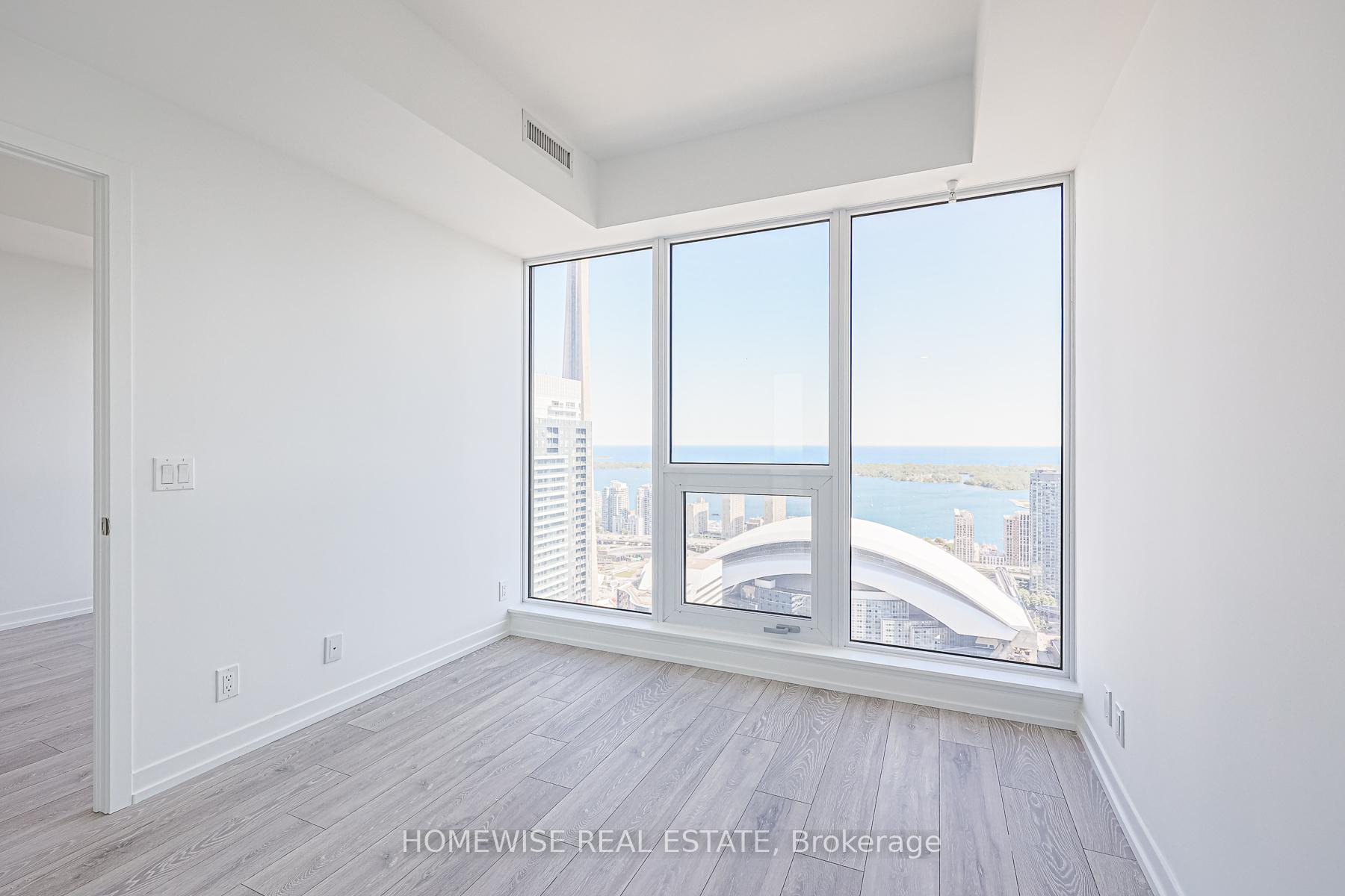 Photo 6 of Unit 5015, 55 mercer Street, Toronto, Waterfront Communities — HOMEH