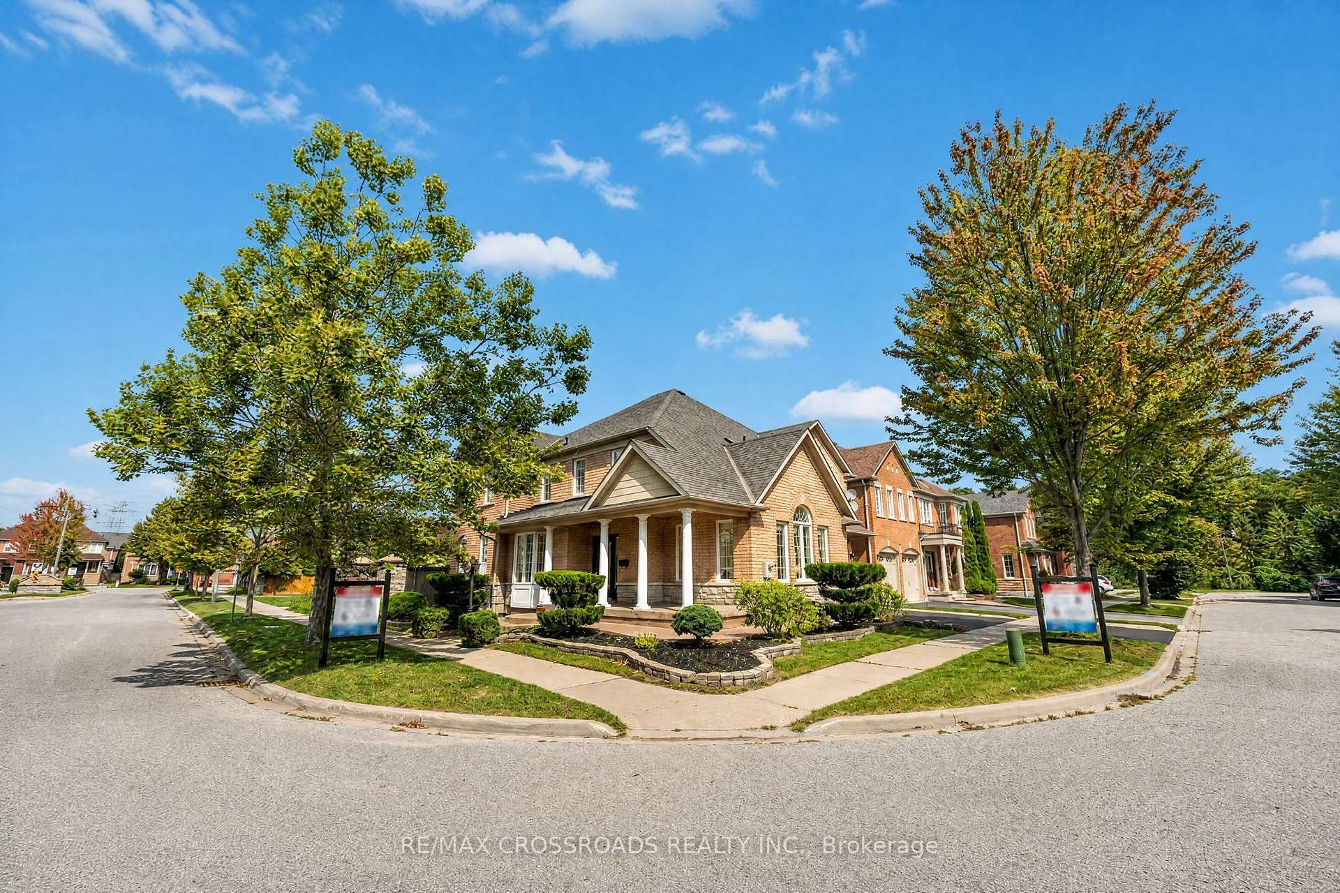 Photo 2 of 28 O'shea Crescent, Ajax, Northwest Ajax — HOMEH
