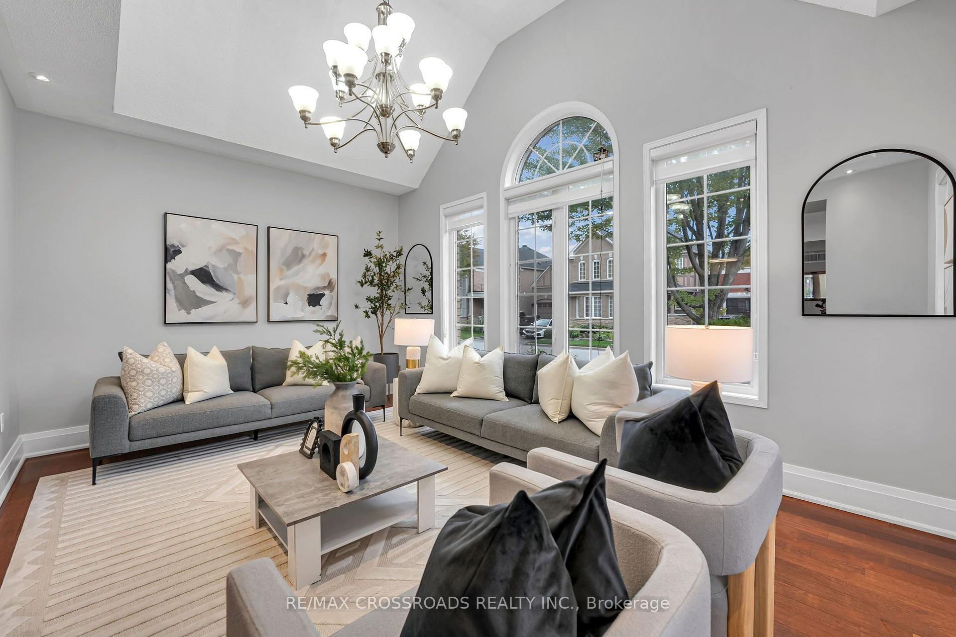 Photo 7 of 28 O'shea Crescent, Ajax, Northwest Ajax — HOMEH