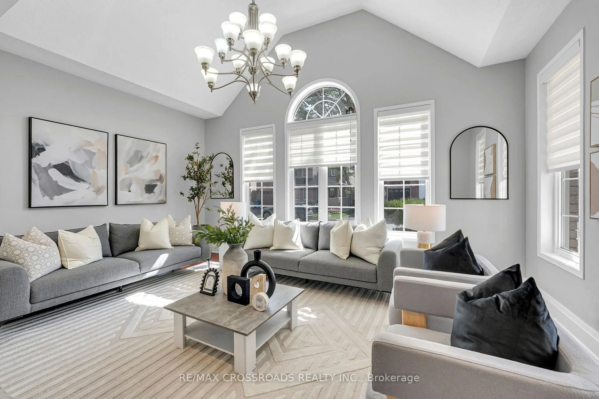 Photo 8 of 28 O'shea Crescent, Ajax, Northwest Ajax — HOMEH