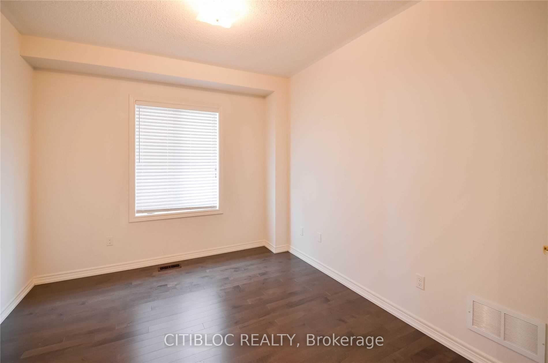 Photo 4 of 1280 Shortreed Terrace, Newmarket, Stonehaven-Wyndham — HOMEH