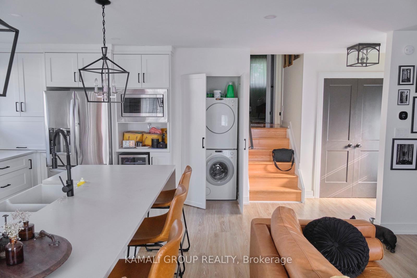 Photo 3 of 29 1/2 Grapeview Drive, St. Catharines, Grapeview — HOMEH
