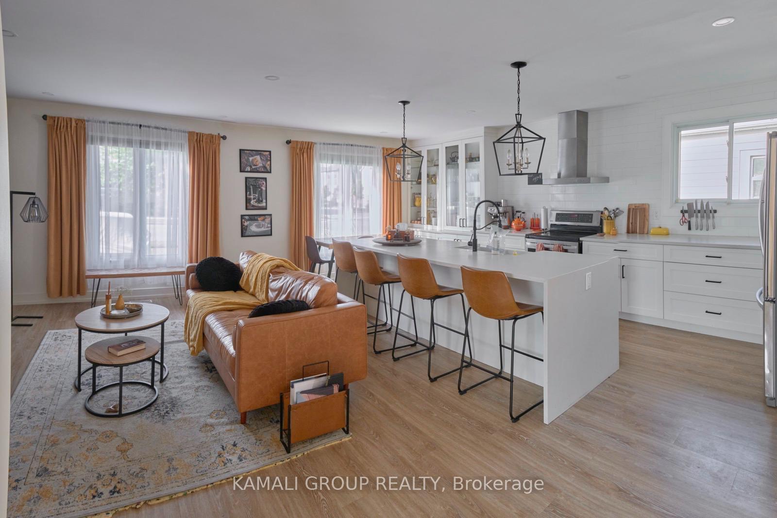 Photo 4 of 29 1/2 Grapeview Drive, St. Catharines, Grapeview — HOMEH