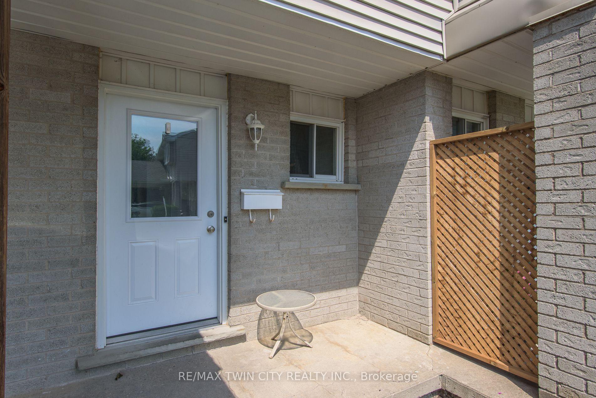 Photo 3 of Unit 13, 125 Sekura Crescent, Cambridge, Greenway-Chaplin — HOMEH