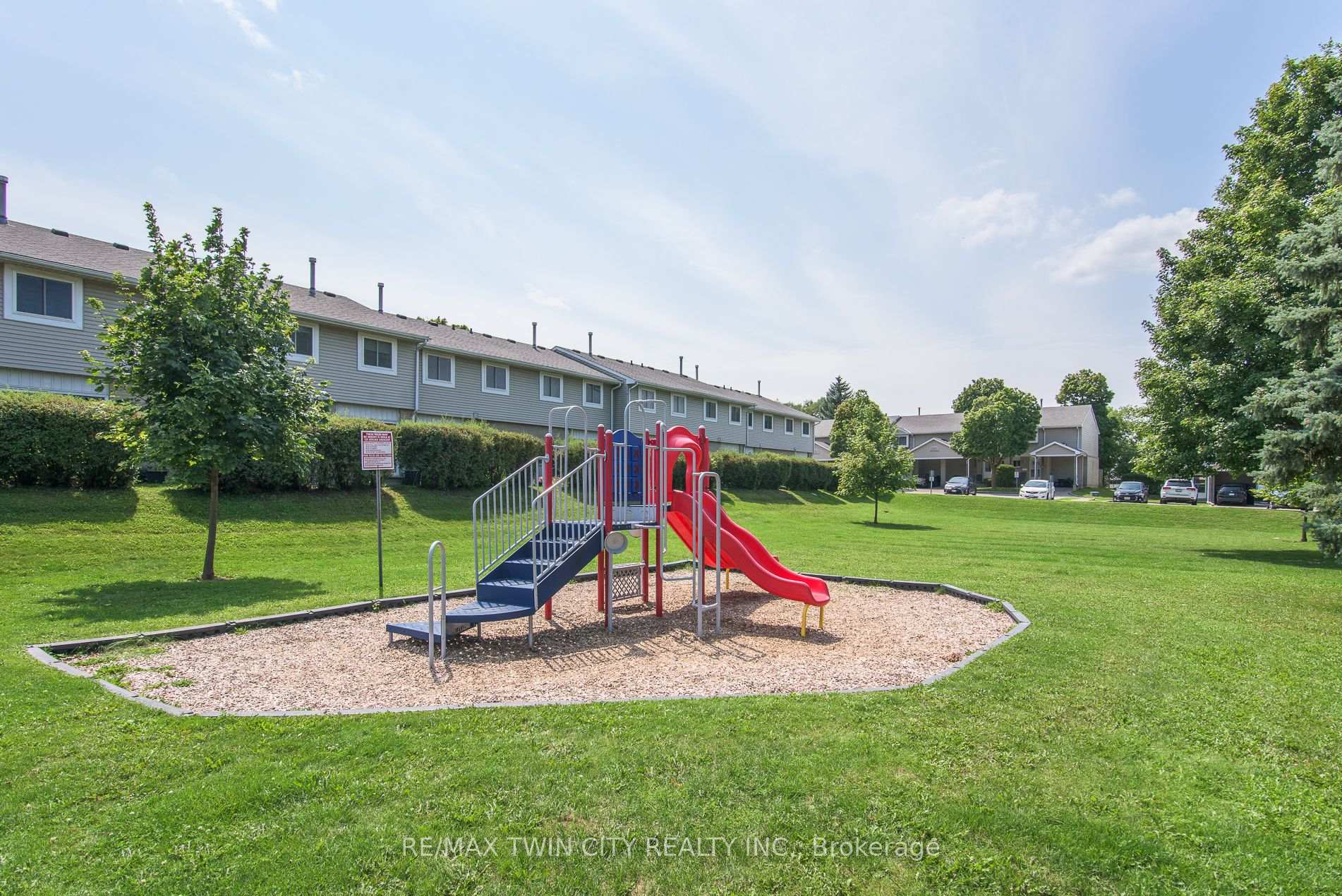 Photo 11 of Unit 13, 125 Sekura Crescent, Cambridge, Greenway-Chaplin — HOMEH