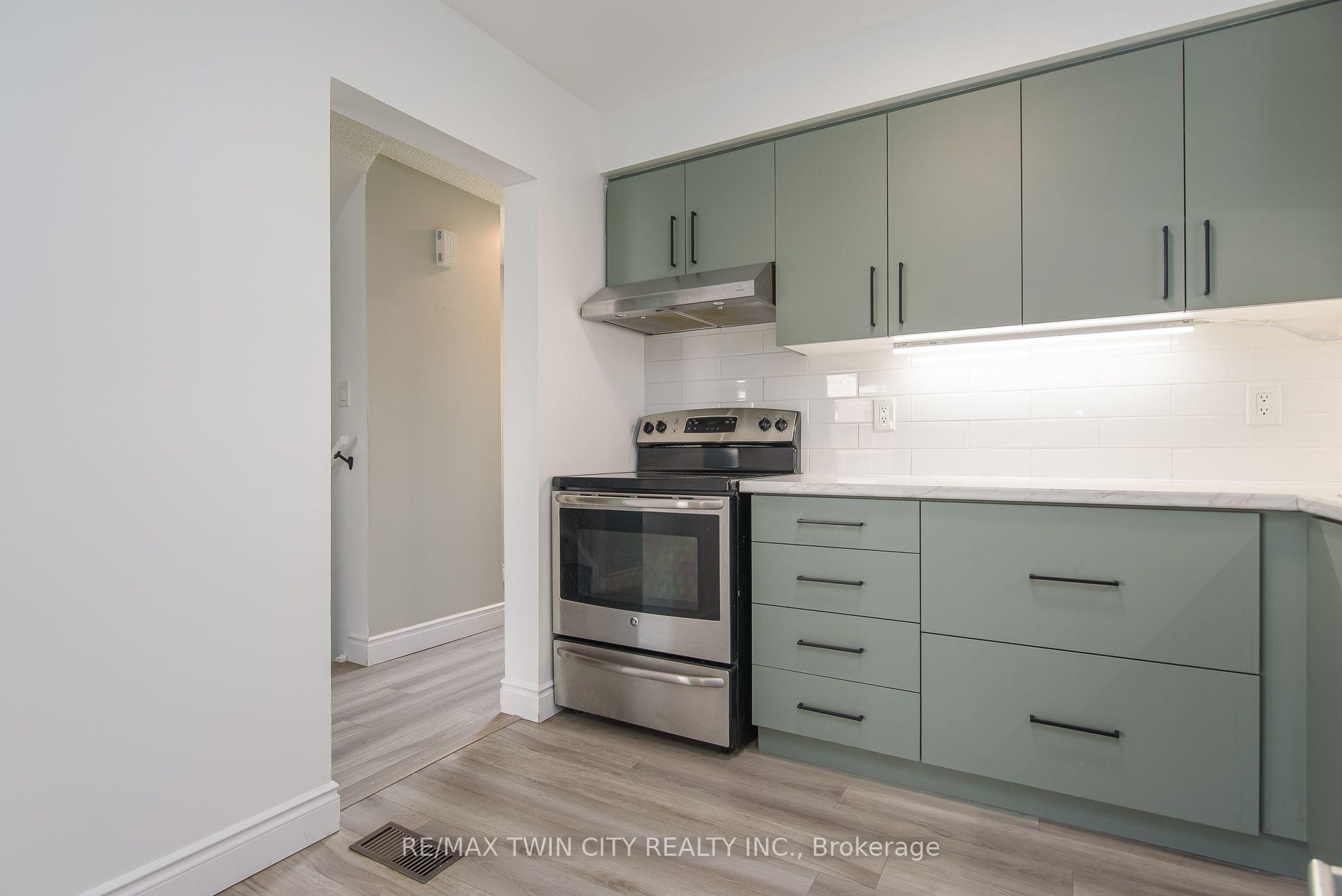 Photo 23 of Unit 13, 125 Sekura Crescent, Cambridge, Greenway-Chaplin — HOMEH