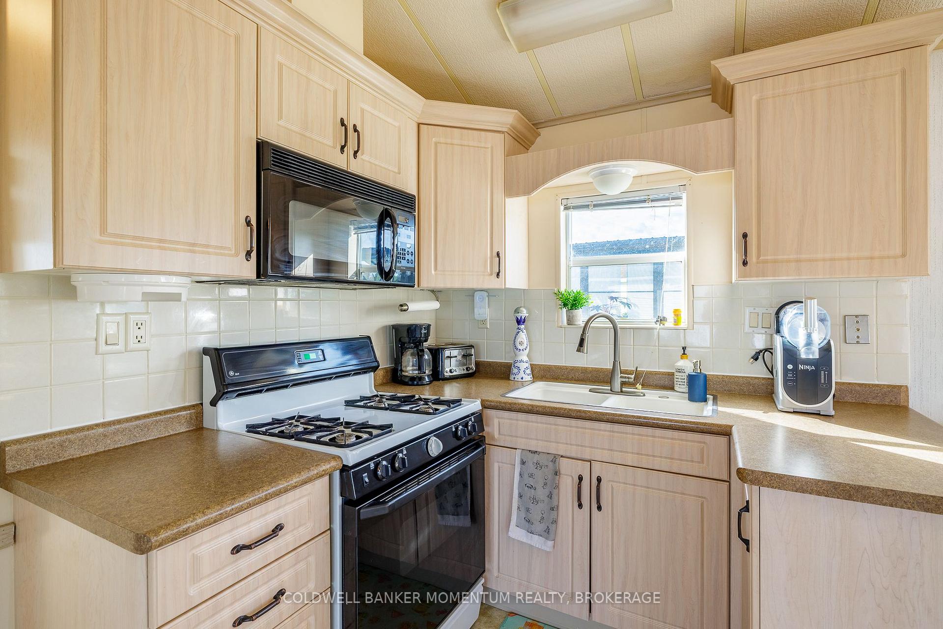 Photo 9 of 151 Quarry View, Port Colborne, Sherkston — HOMEH