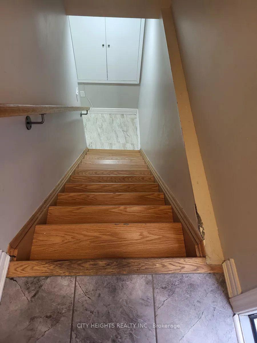Photo 3 of Unit Basement, 39 Mincing Trail, Brampton, Northwest Brampton — HOMEH