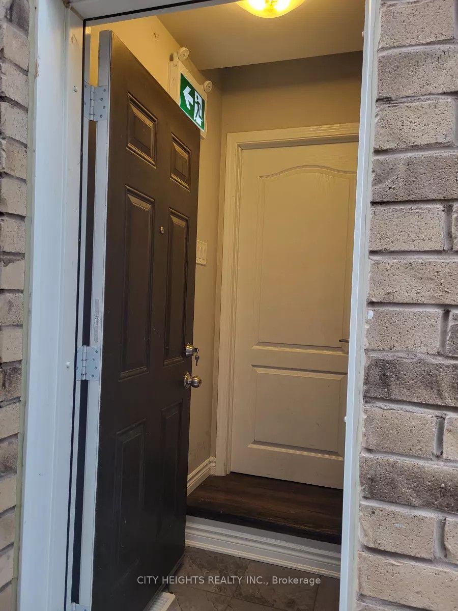 Photo 5 of Unit Basement, 39 Mincing Trail, Brampton, Northwest Brampton — HOMEH