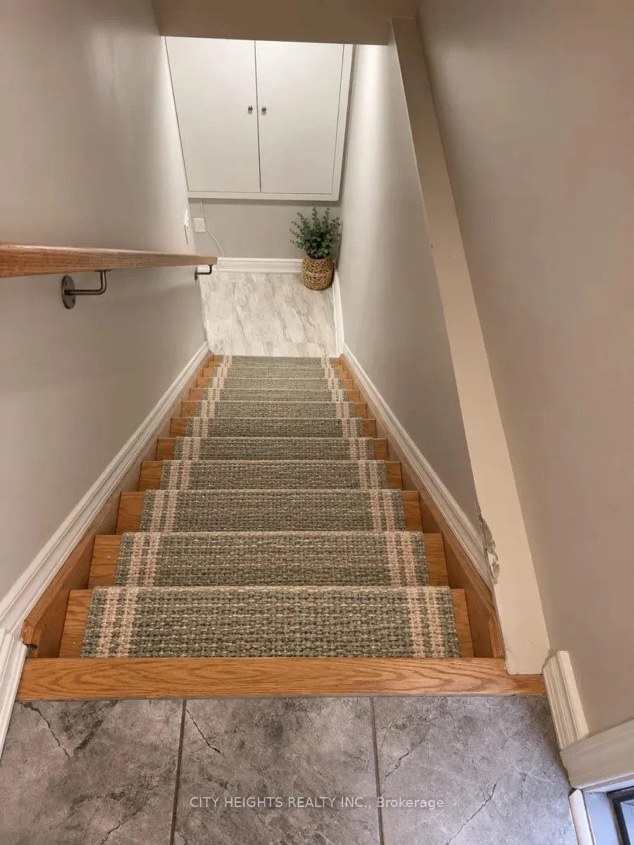 Photo 4 of Unit Basement, 39 Mincing Trail, Brampton, Northwest Brampton — HOMEH