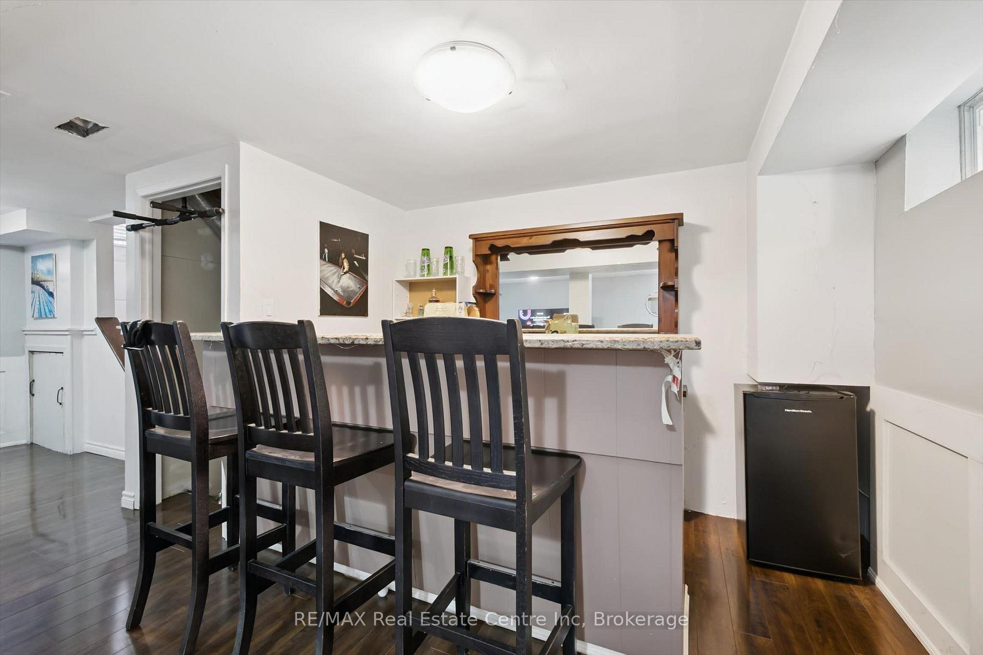 Photo 11 of 369 West Acres Drive, Guelph, Willow West/Sugarbush/West Acres — HOMEH