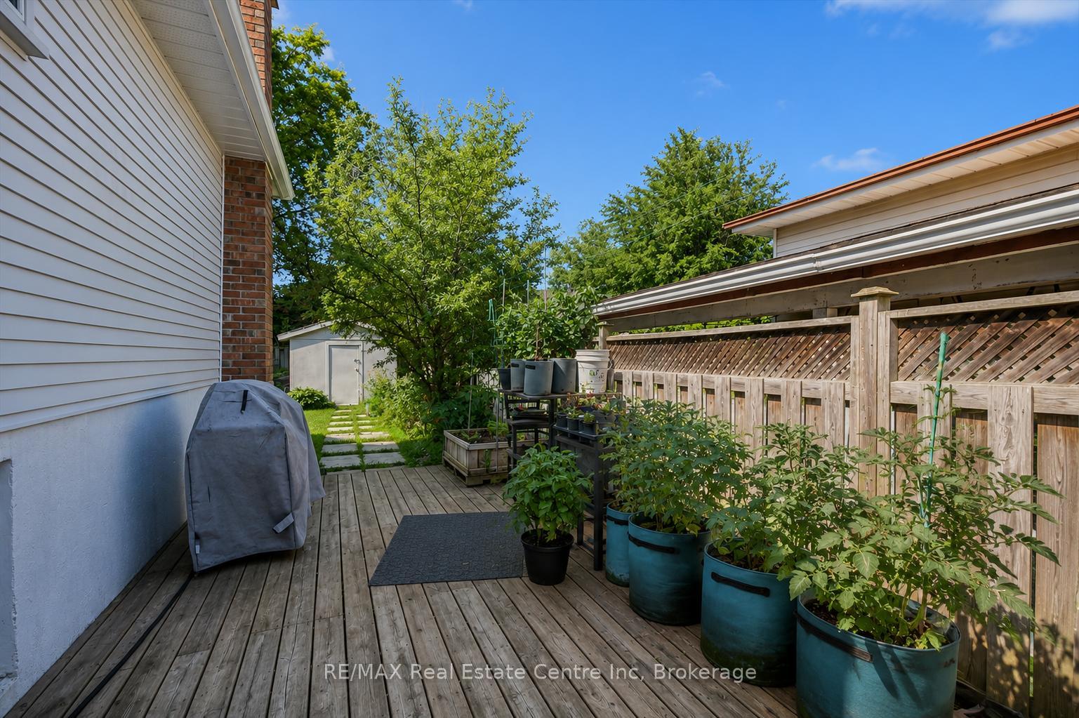 Photo 16 of 369 West Acres Drive, Guelph, Willow West/Sugarbush/West Acres — HOMEH