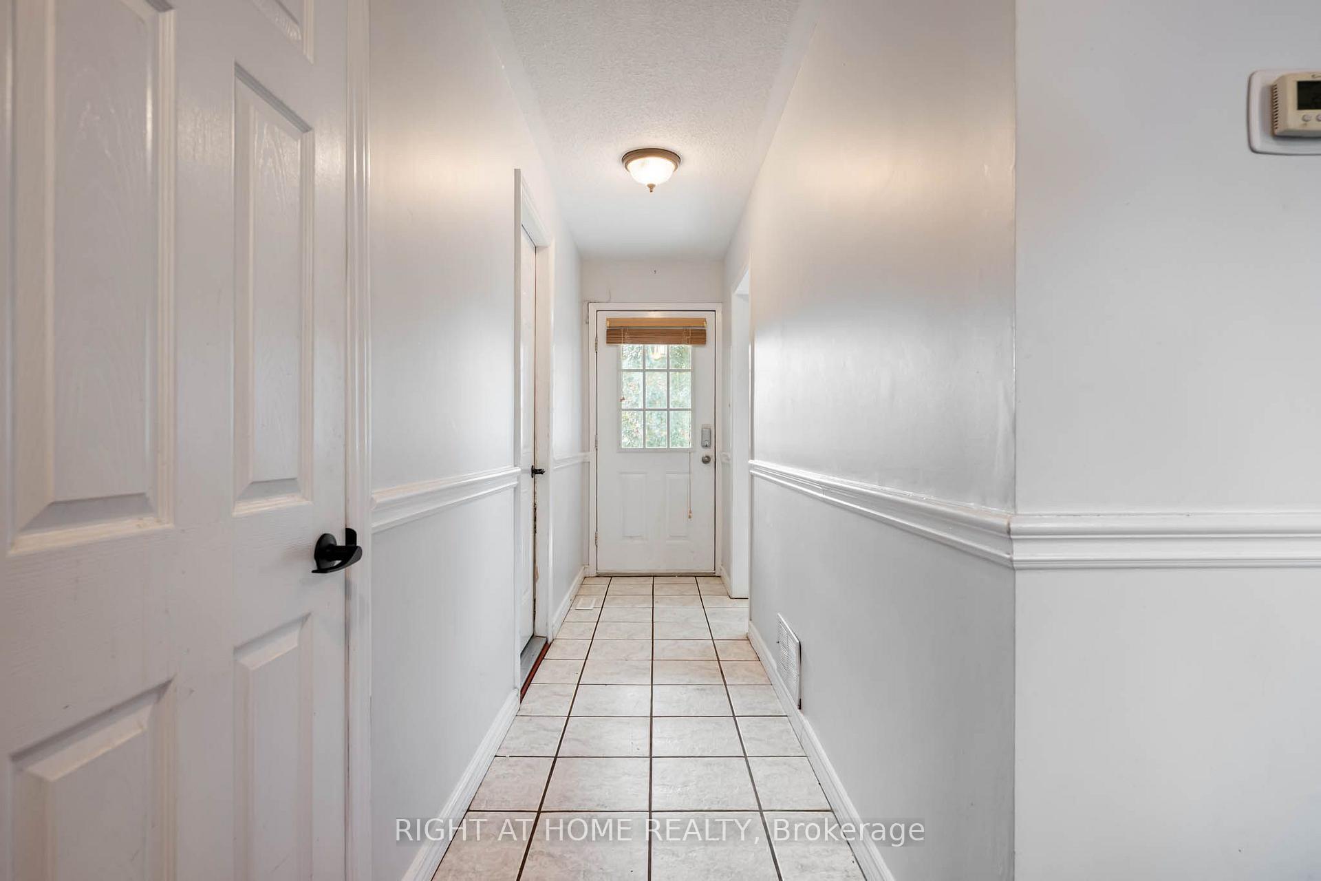Photo 4 of 136 Elderwood Place, Brampton, Brampton North — HOMEH
