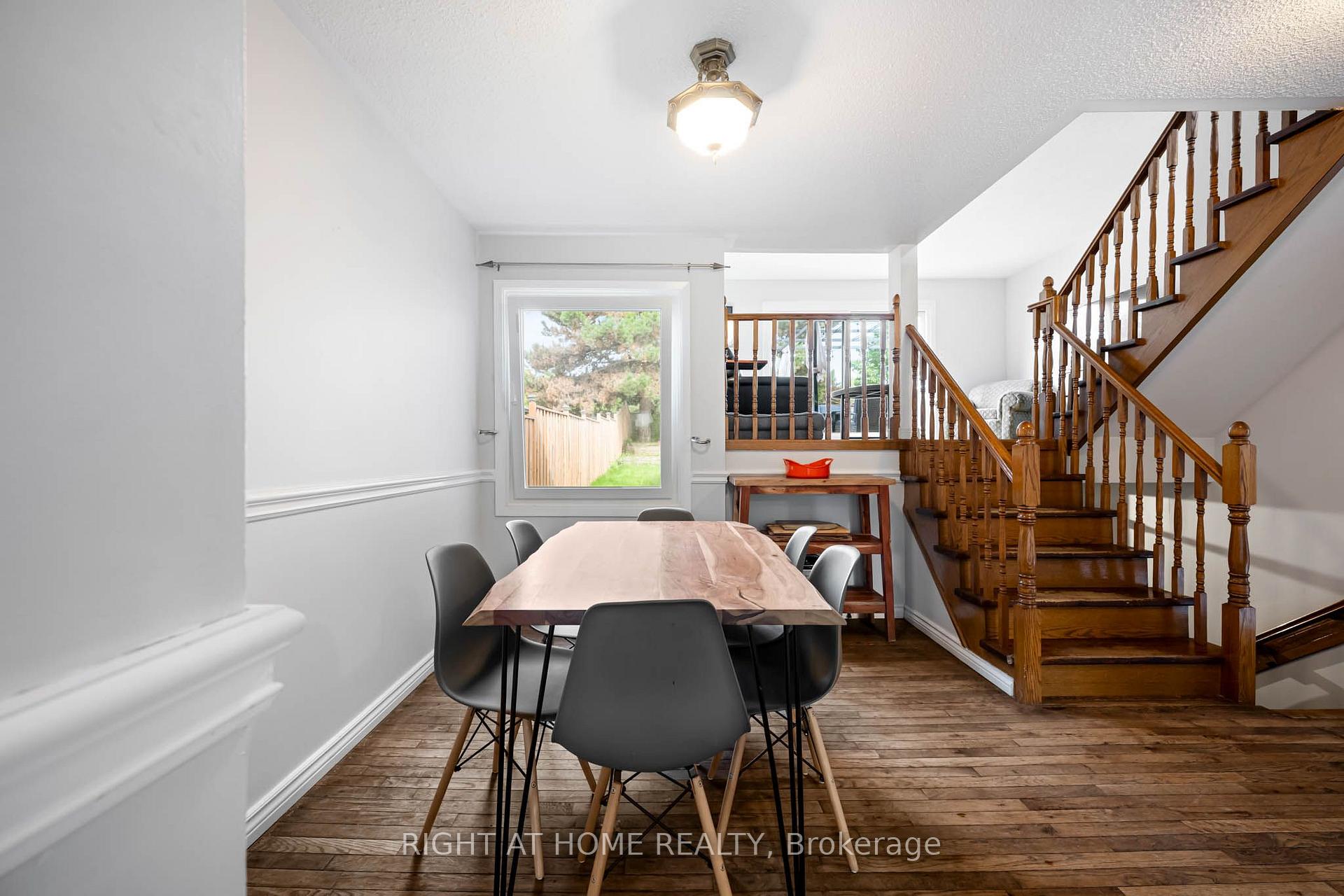 Photo 6 of 136 Elderwood Place, Brampton, Brampton North — HOMEH