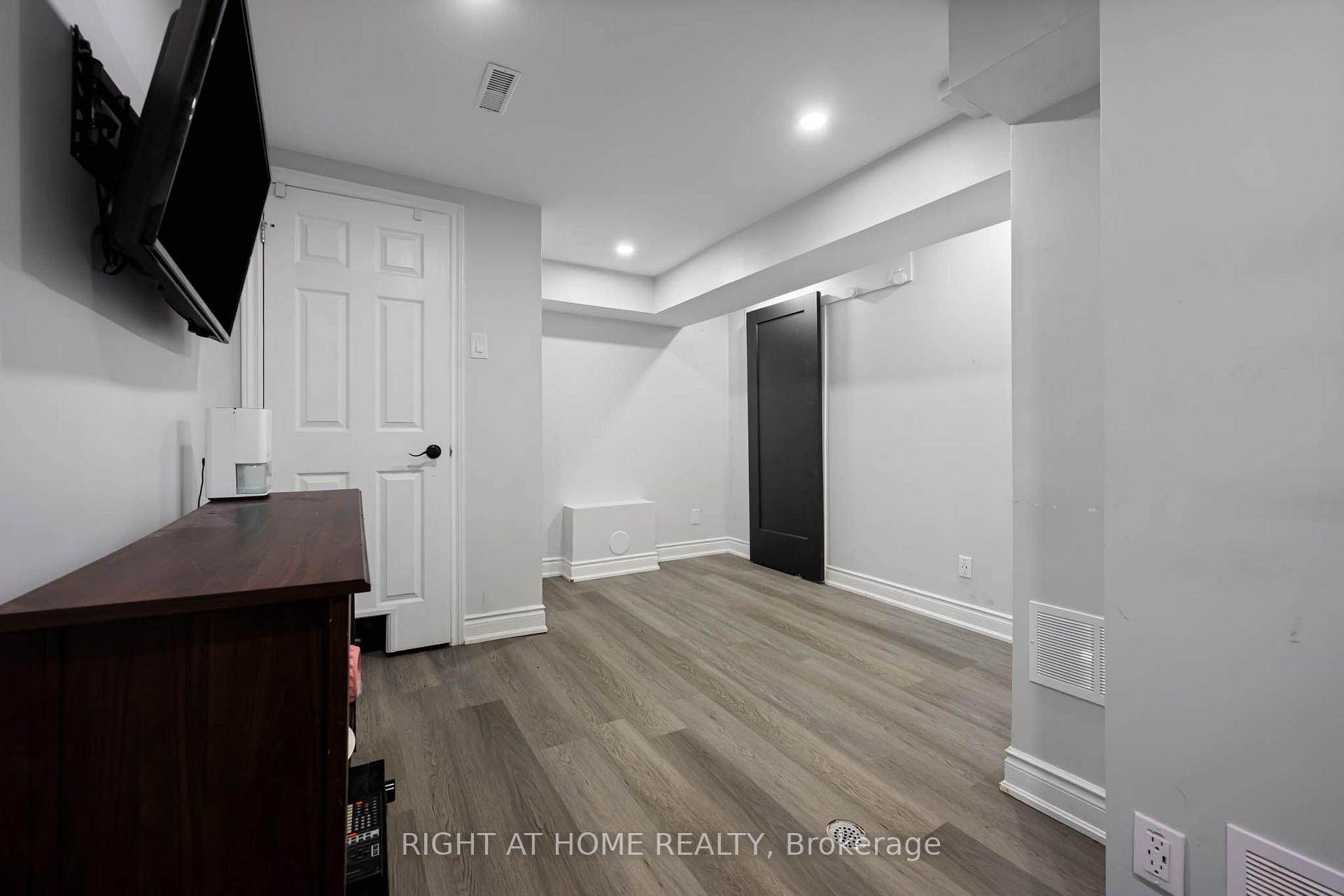 Photo 38 of 136 Elderwood Place, Brampton, Brampton North — HOMEH