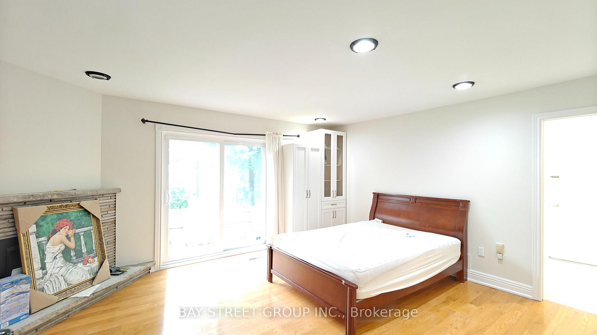 Photo 6 of Unit lower, 9 Mosedale Crescent, North York, Don Valley Village — HOMEH
