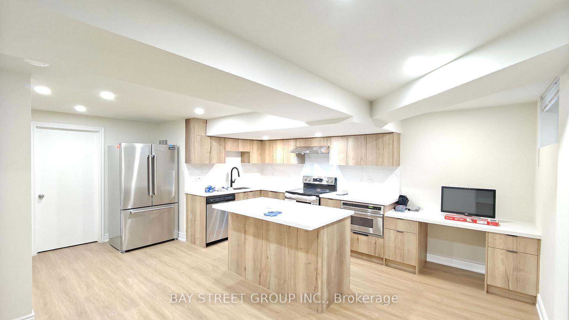 Photo 8 of Unit lower, 9 Mosedale Crescent, North York, Don Valley Village — HOMEH