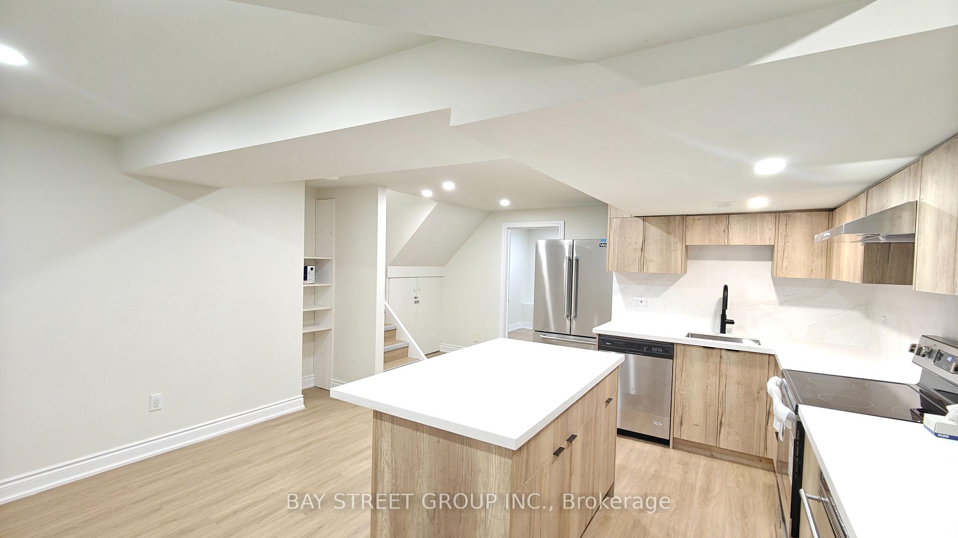 Photo 9 of Unit lower, 9 Mosedale Crescent, North York, Don Valley Village — HOMEH