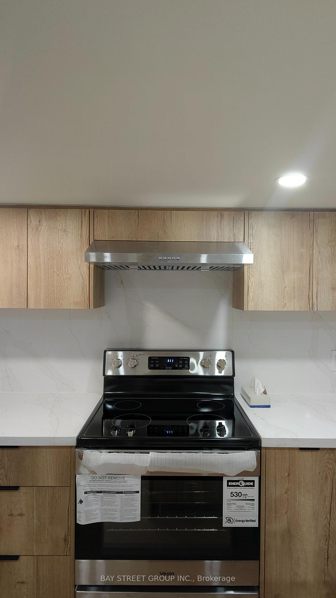 Photo 10 of Unit lower, 9 Mosedale Crescent, North York, Don Valley Village — HOMEH