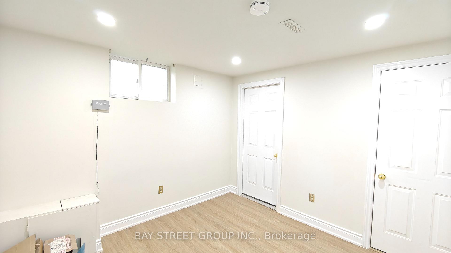Photo 11 of Unit lower, 9 Mosedale Crescent, North York, Don Valley Village — HOMEH