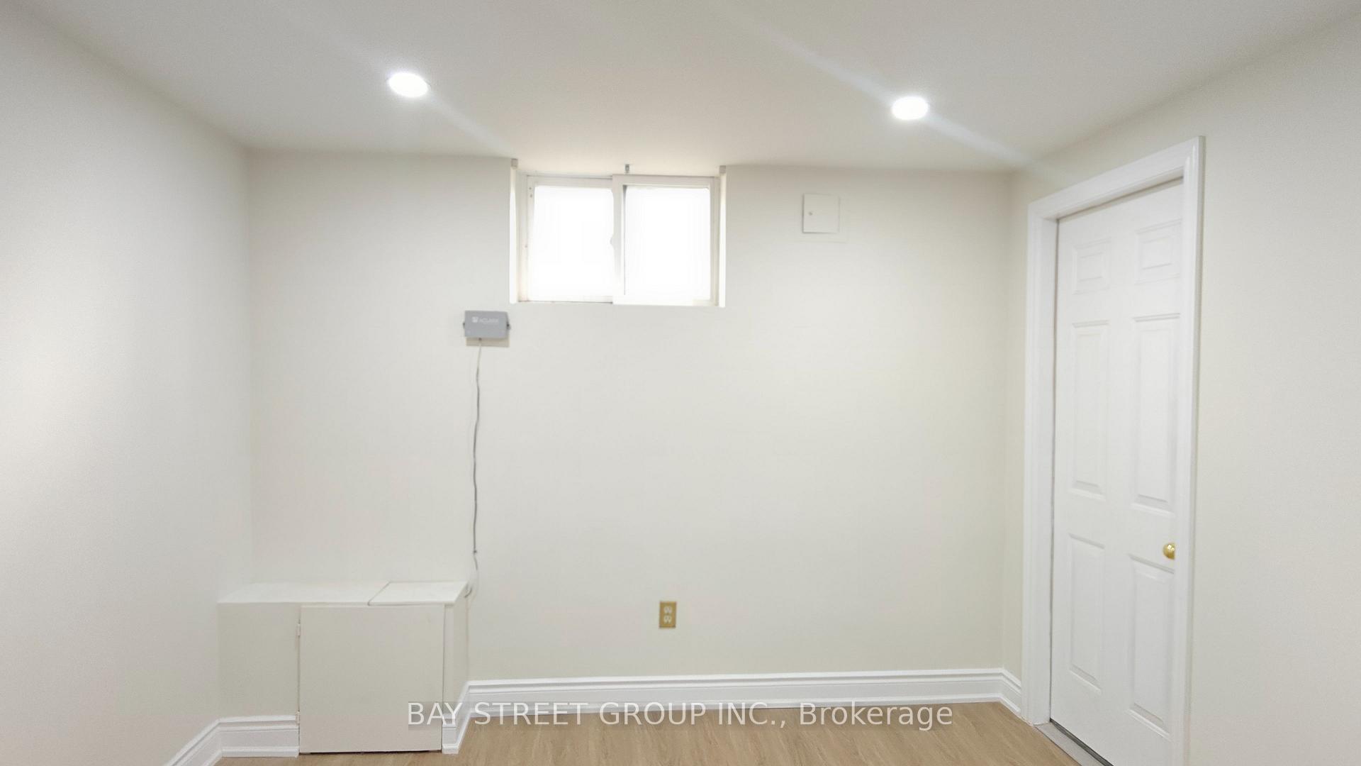 Photo 13 of Unit lower, 9 Mosedale Crescent, North York, Don Valley Village — HOMEH