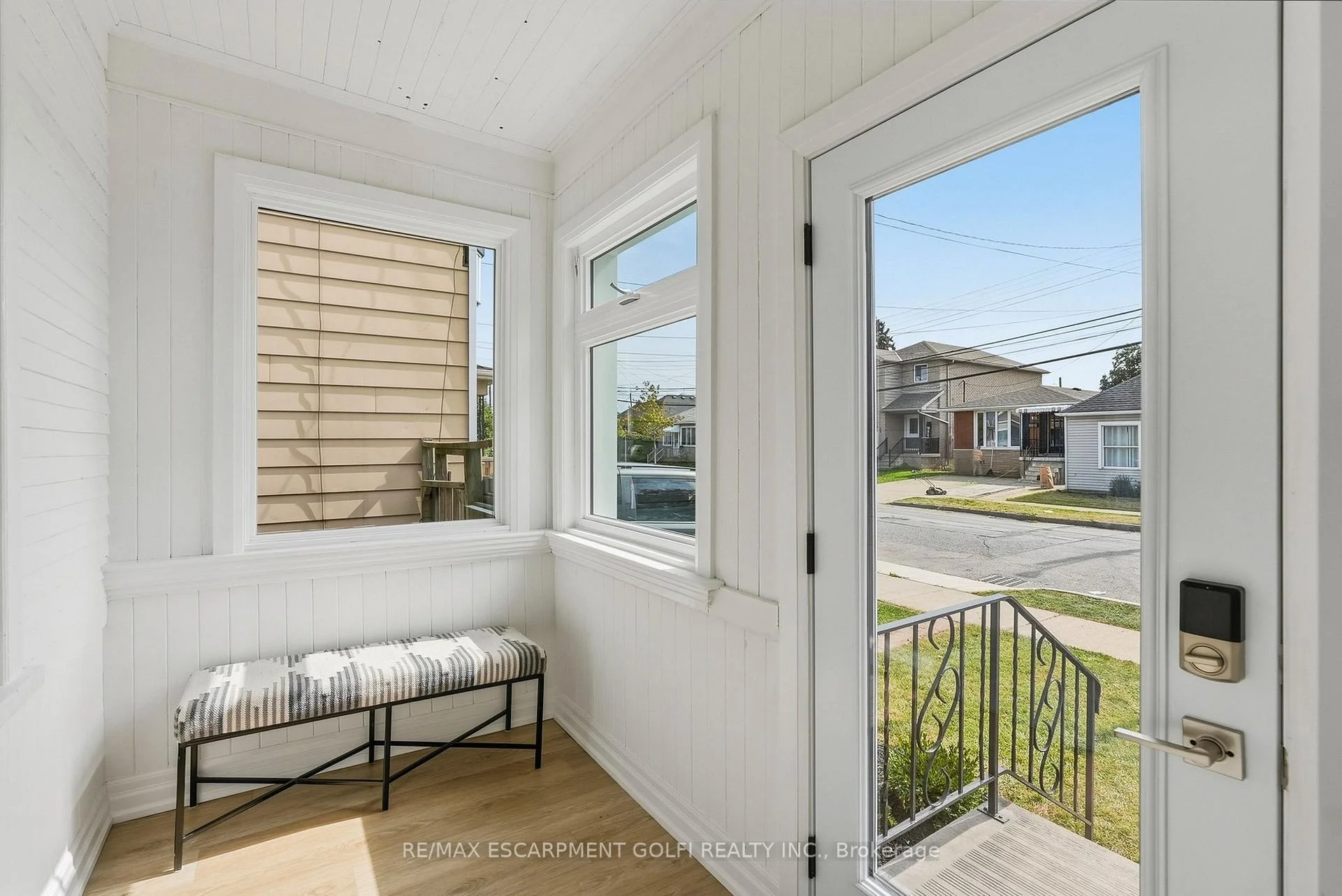 Photo 6 of 19 Vansitmart Avenue, Hamilton, Homeside — HOMEH