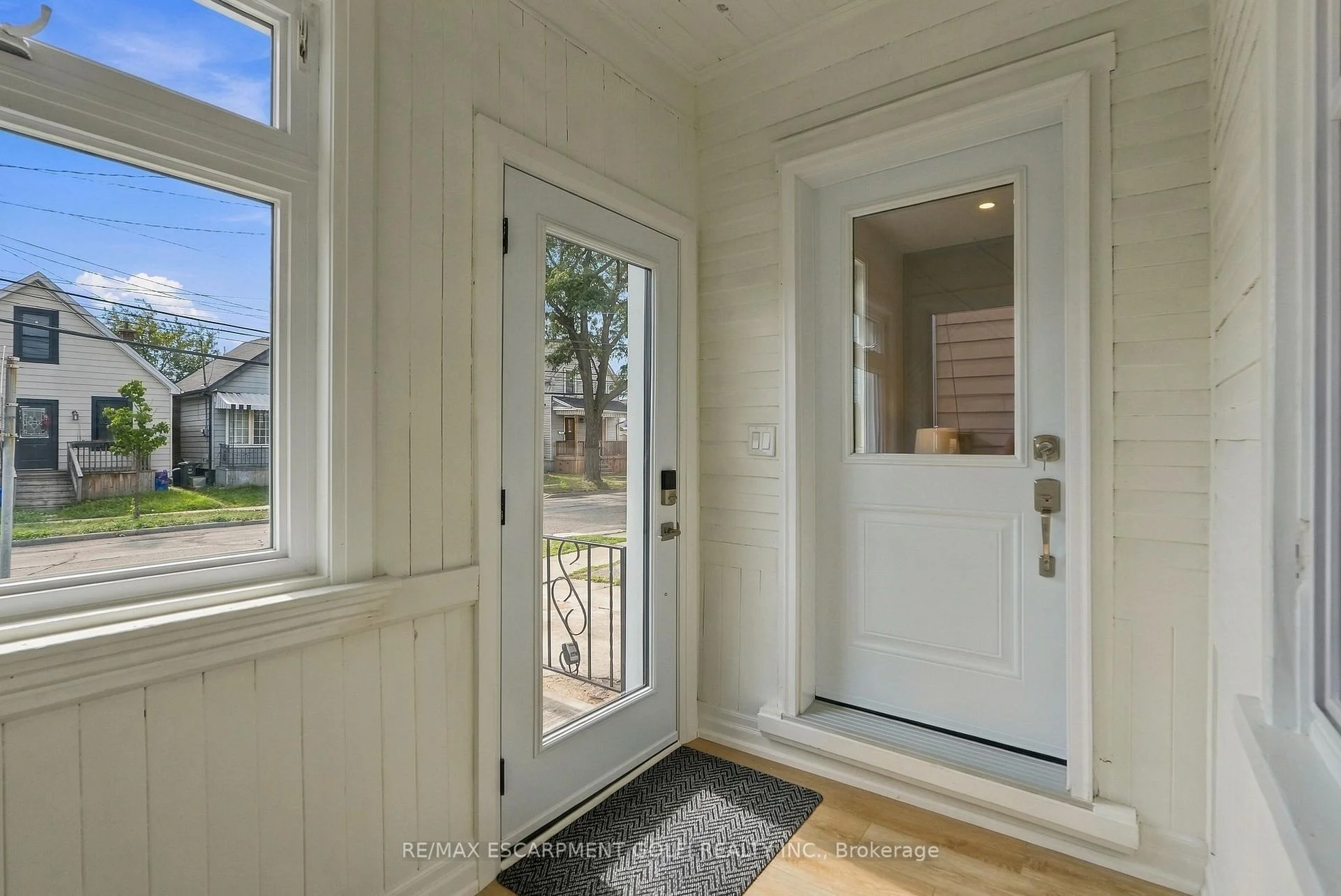 Photo 8 of 19 Vansitmart Avenue, Hamilton, Homeside — HOMEH
