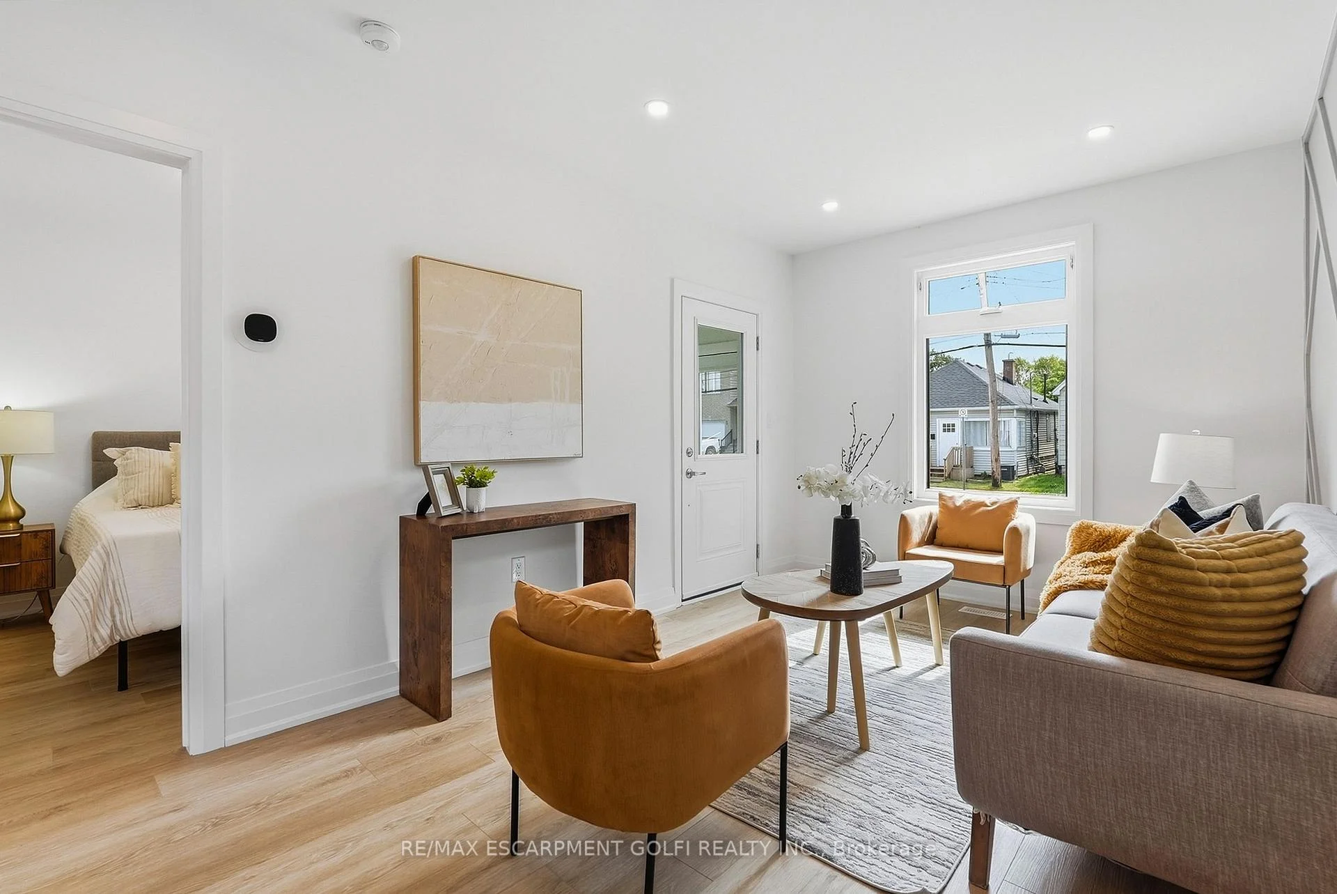 Photo 15 of 19 Vansitmart Avenue, Hamilton, Homeside — HOMEH