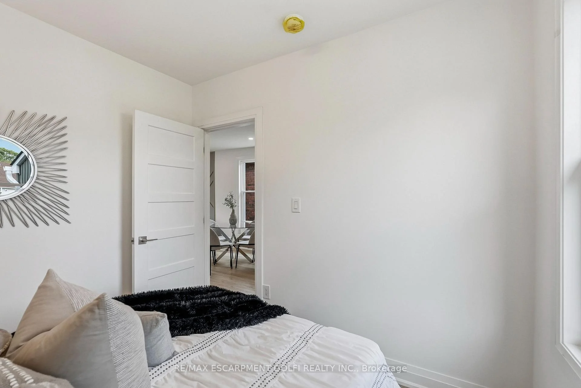 Photo 22 of 19 Vansitmart Avenue, Hamilton, Homeside — HOMEH