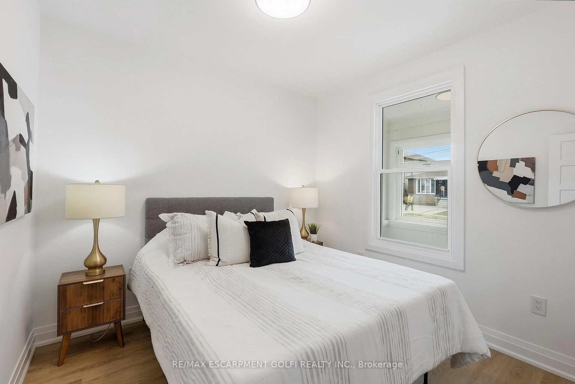 Photo 23 of 19 Vansitmart Avenue, Hamilton, Homeside — HOMEH