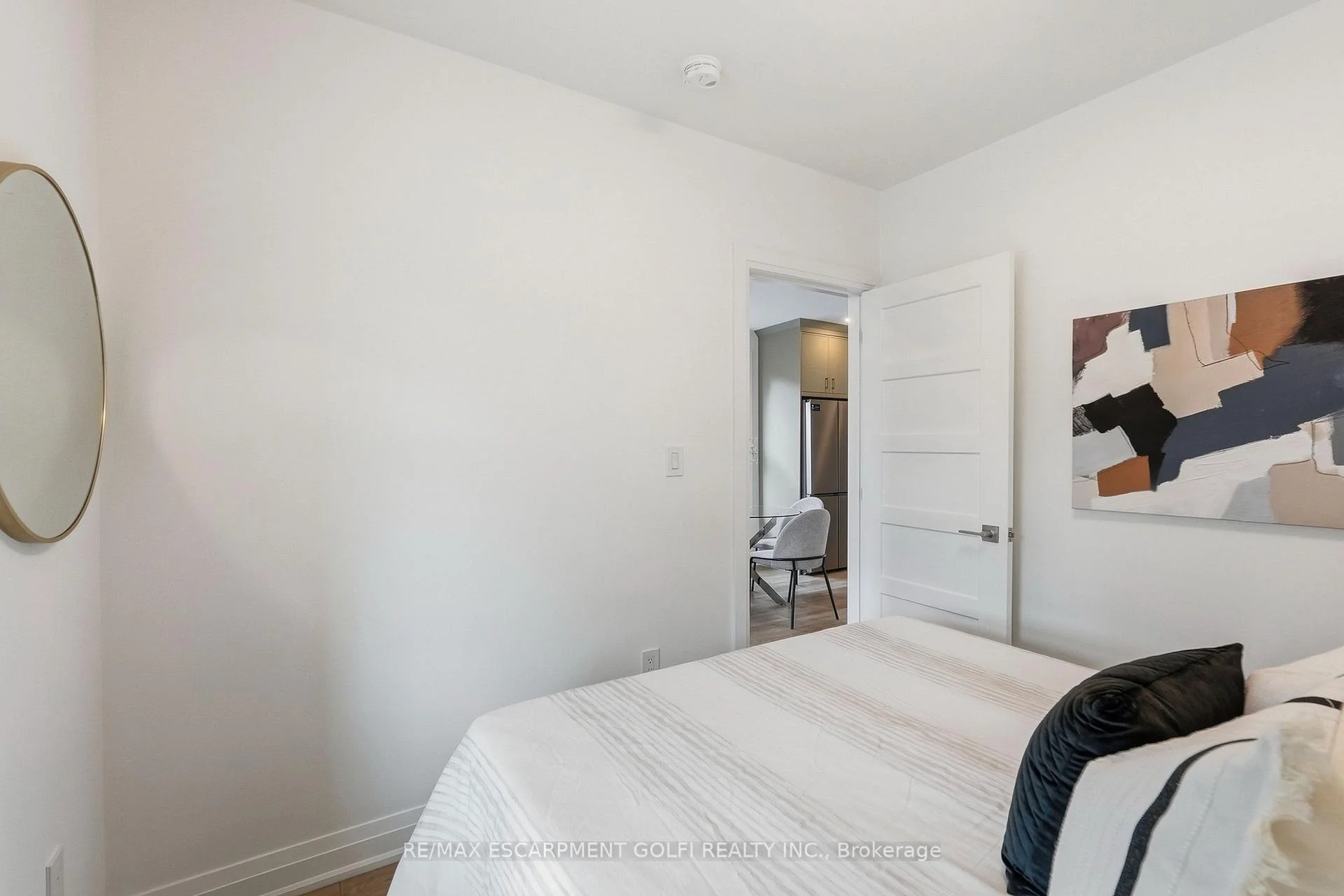 Photo 24 of 19 Vansitmart Avenue, Hamilton, Homeside — HOMEH