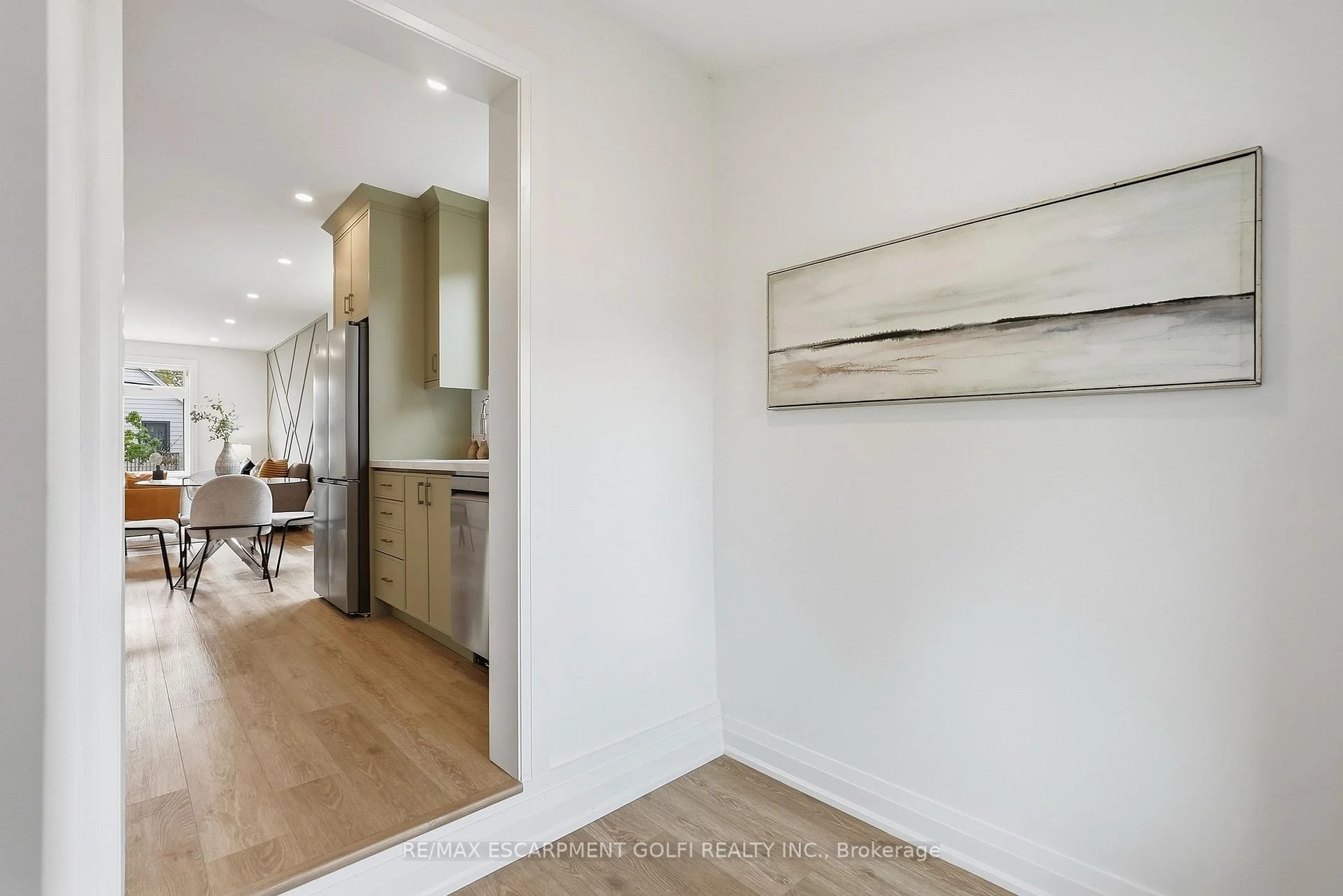 Photo 26 of 19 Vansitmart Avenue, Hamilton, Homeside — HOMEH