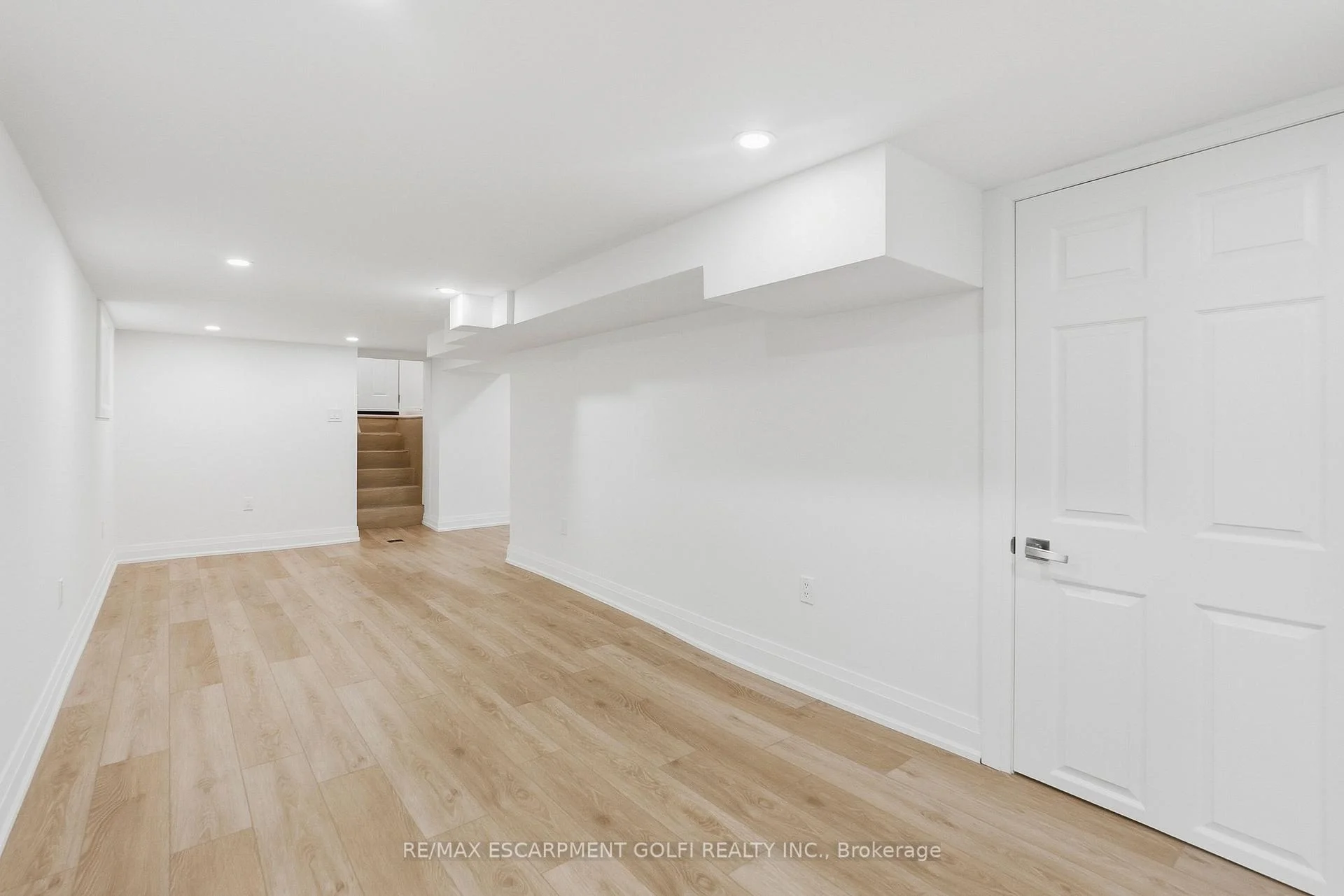 Photo 30 of 19 Vansitmart Avenue, Hamilton, Homeside — HOMEH