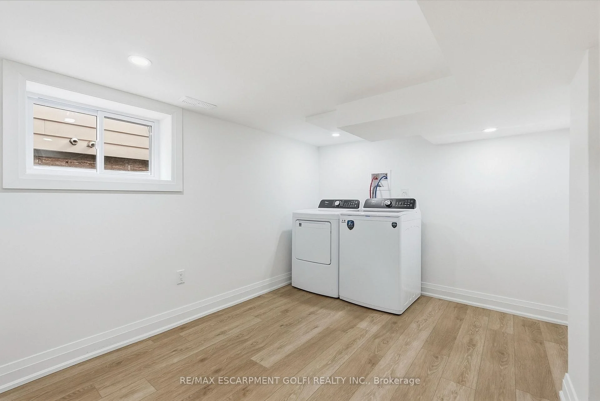 Photo 31 of 19 Vansitmart Avenue, Hamilton, Homeside — HOMEH