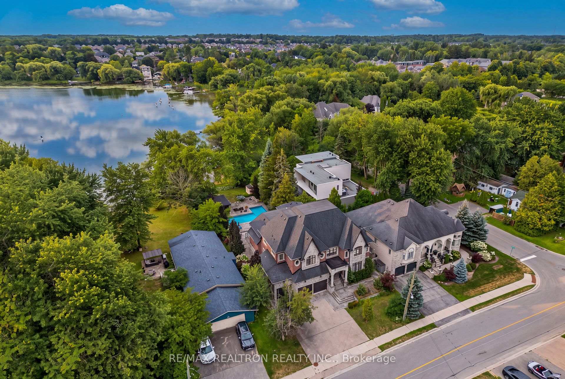 Photo 4 of 173 Lakeland Crescent, Richmond Hill, Oak Ridges Lake Wilcox — HOMEH