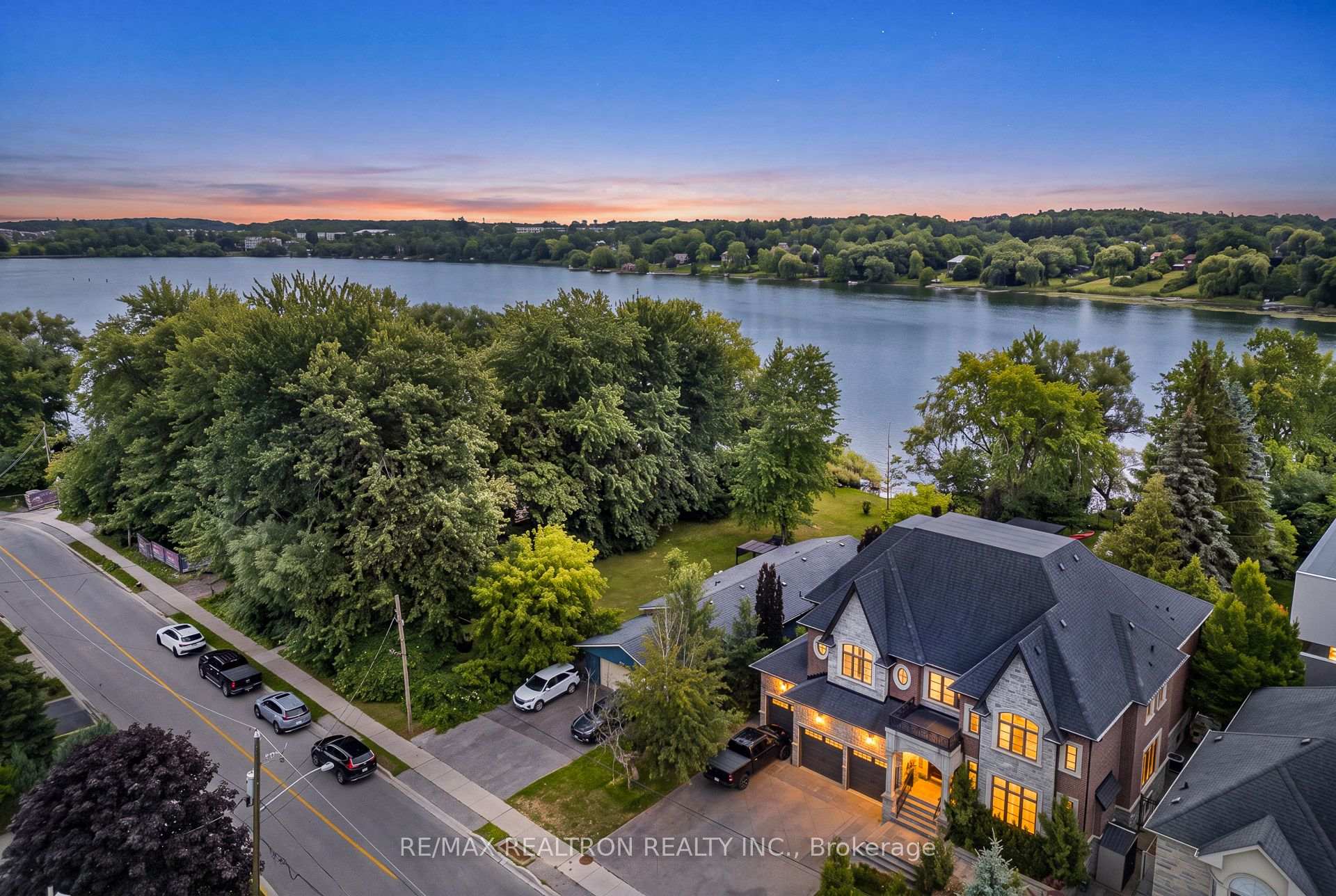 Photo 5 of 173 Lakeland Crescent, Richmond Hill, Oak Ridges Lake Wilcox — HOMEH
