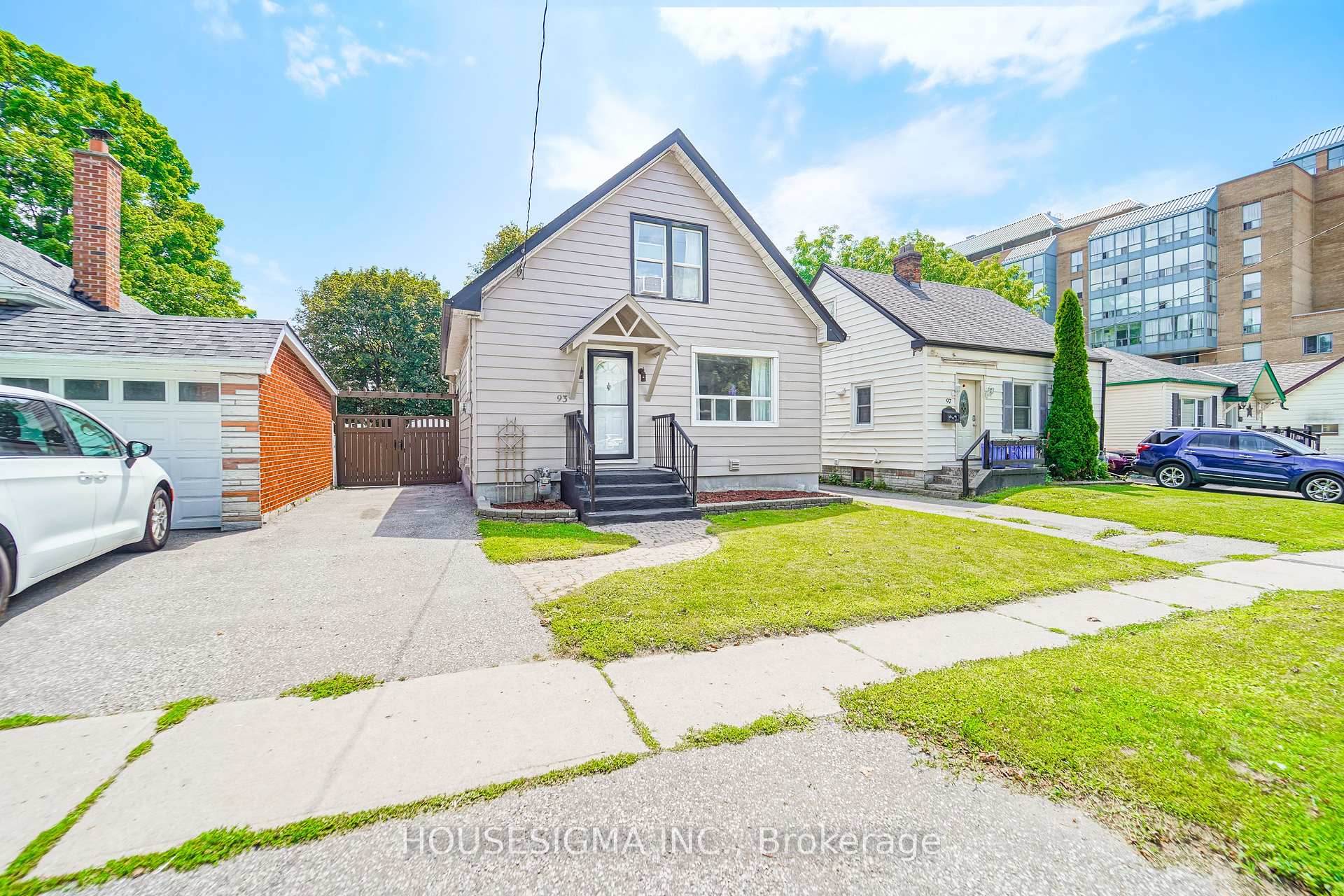 Photo 5 of 93 Brock Street W, Oshawa, O'Neill — HOMEH