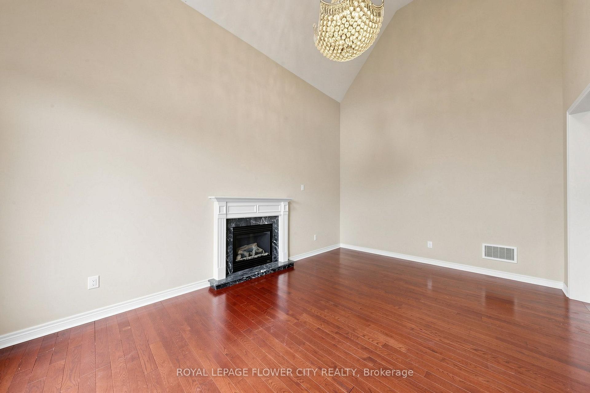 Photo 4 of 5 Decorso Drive, Brampton, Bram East — HOMEH