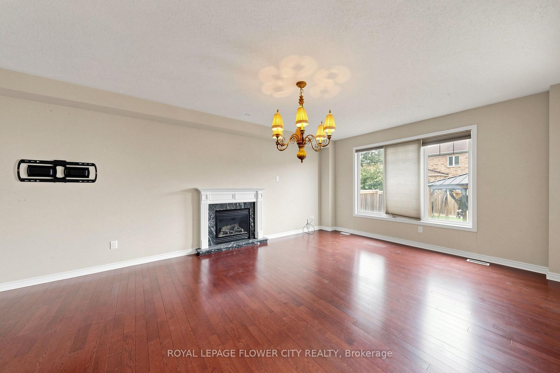 Photo 7 of 5 Decorso Drive, Brampton, Bram East — HOMEH