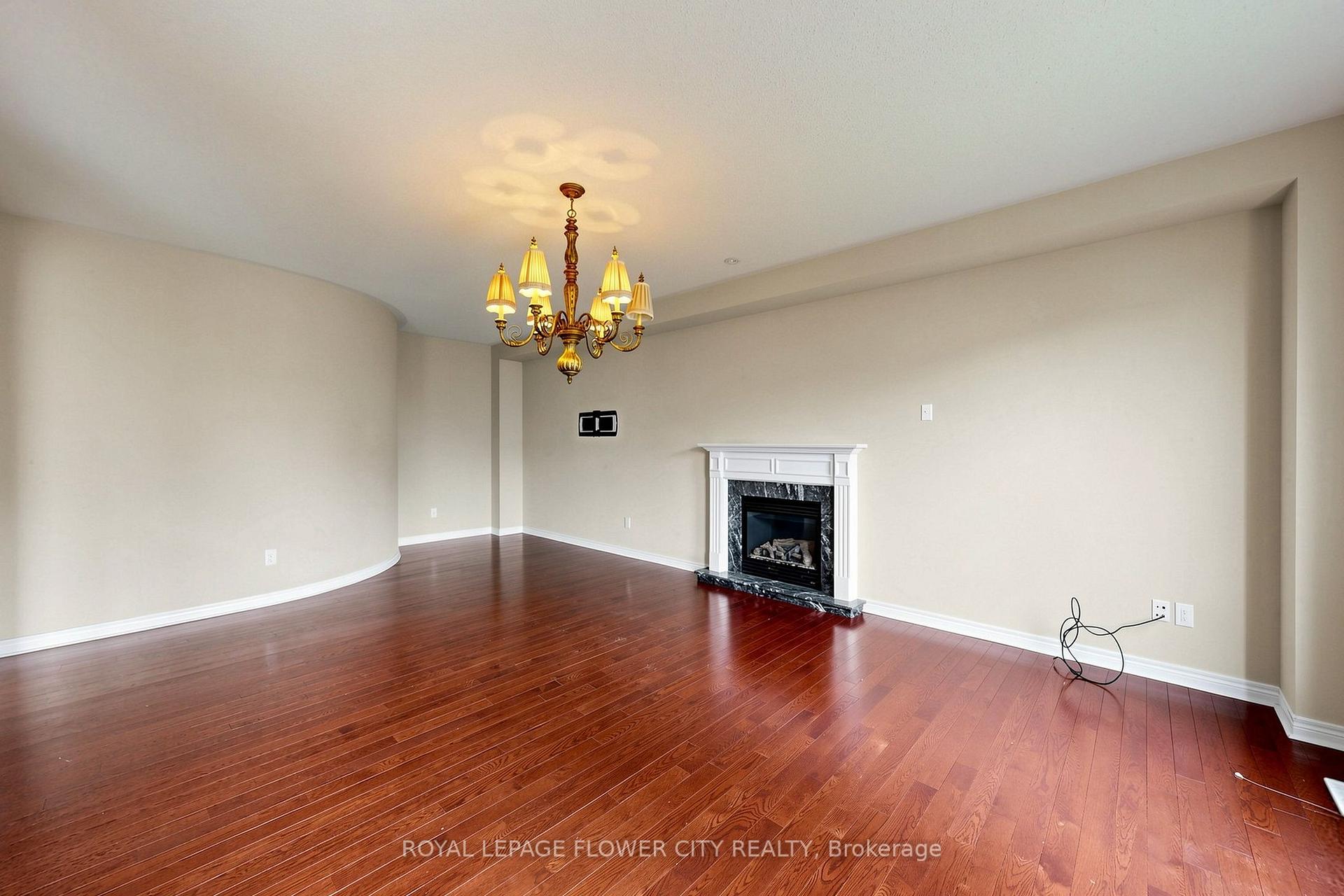 Photo 9 of 5 Decorso Drive, Brampton, Bram East — HOMEH