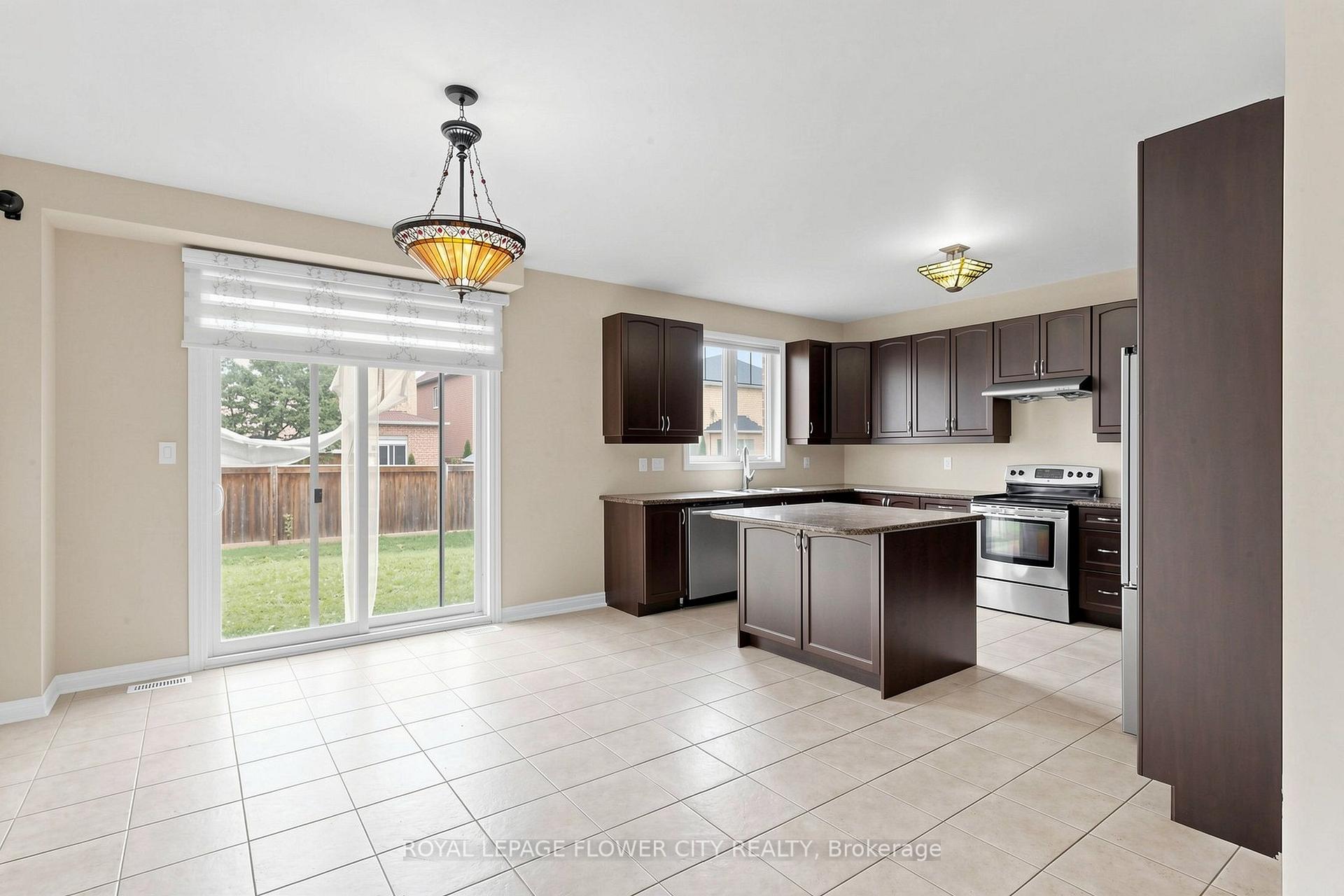 Photo 13 of 5 Decorso Drive, Brampton, Bram East — HOMEH