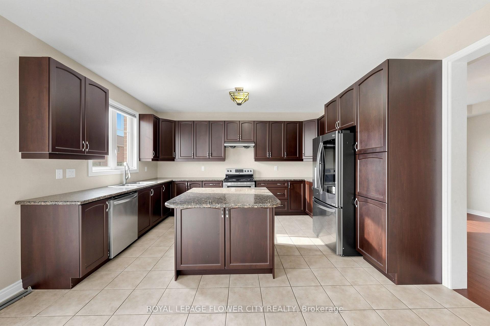 Photo 14 of 5 Decorso Drive, Brampton, Bram East — HOMEH