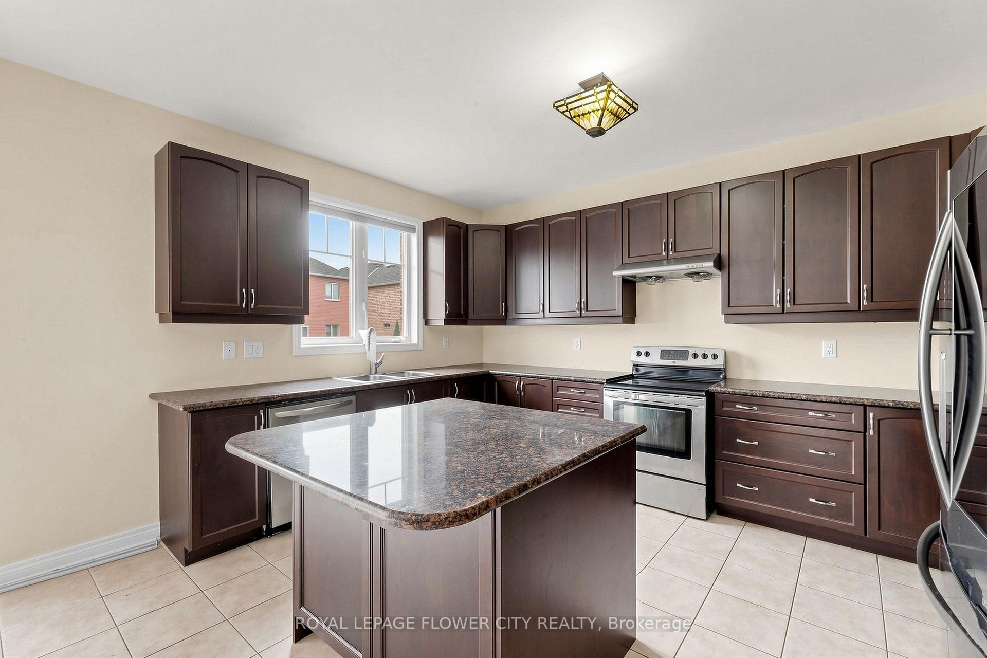 Photo 15 of 5 Decorso Drive, Brampton, Bram East — HOMEH